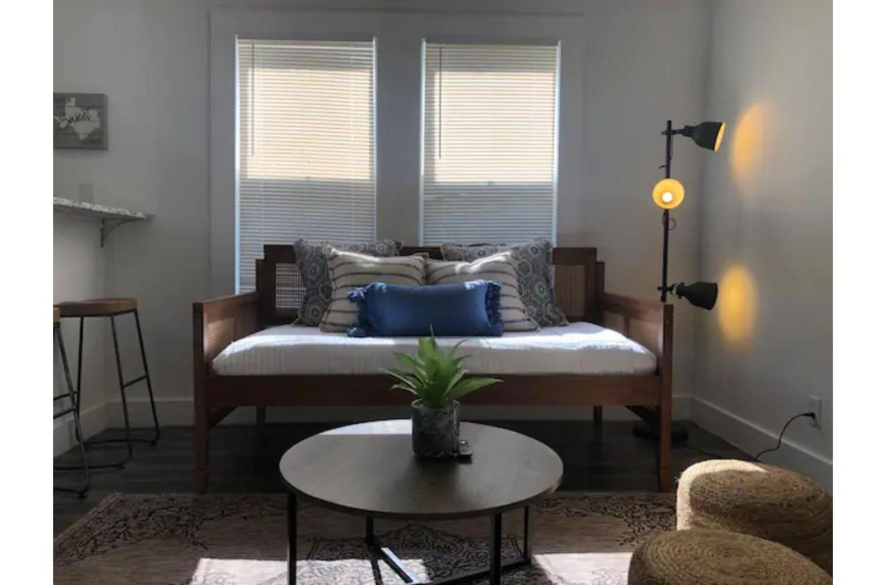Impressive Cozy Historic 2br Apt Near Downtown Apartment