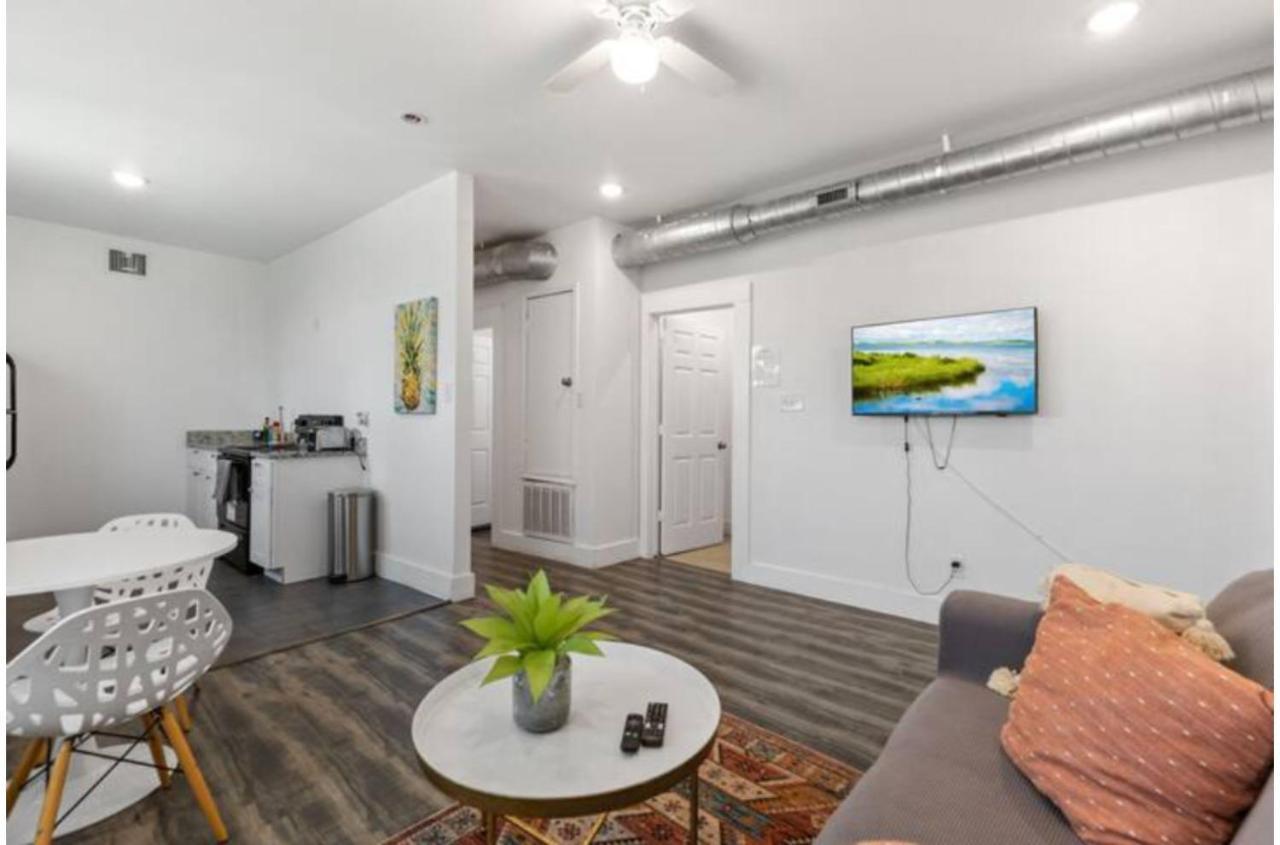 Impressive Cozy Historic 2br Apt Near Downtown Apartment