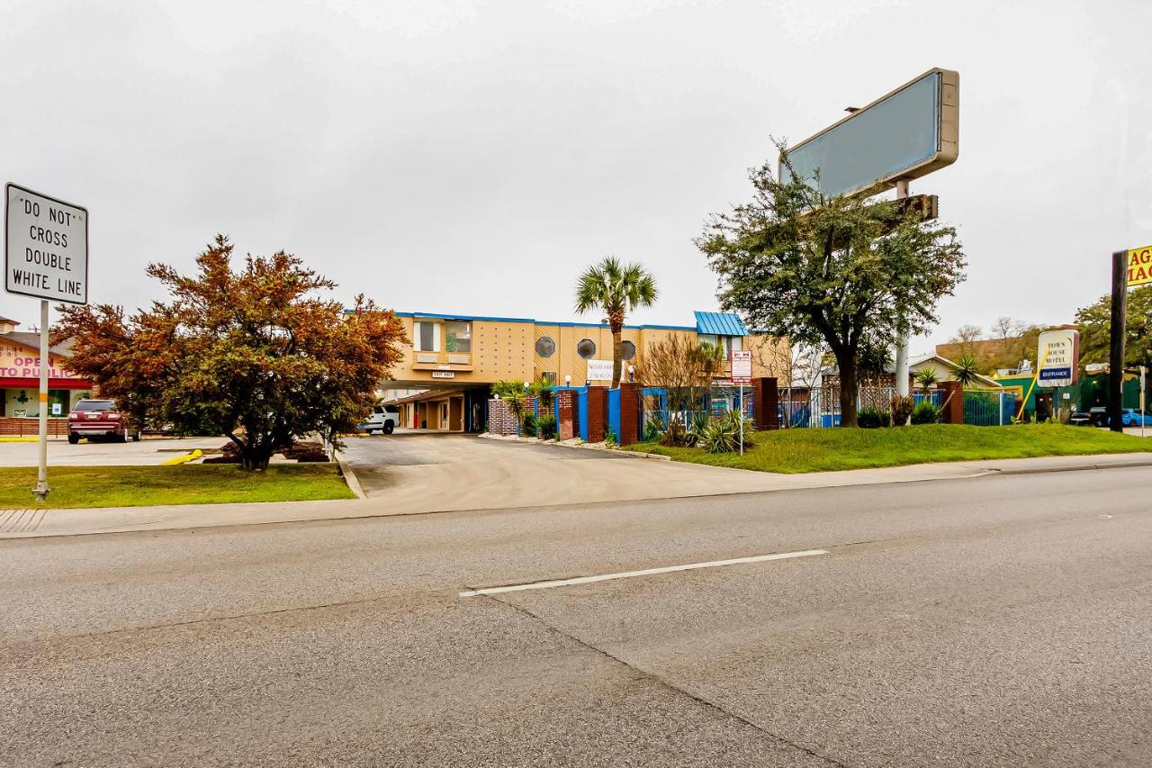 Americas Value Airport South Motel
