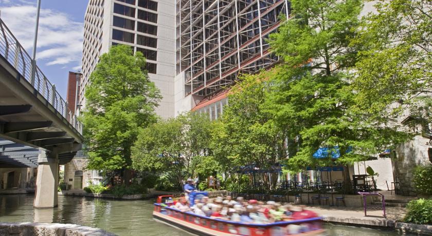 Hyatt Regency Riverwalk