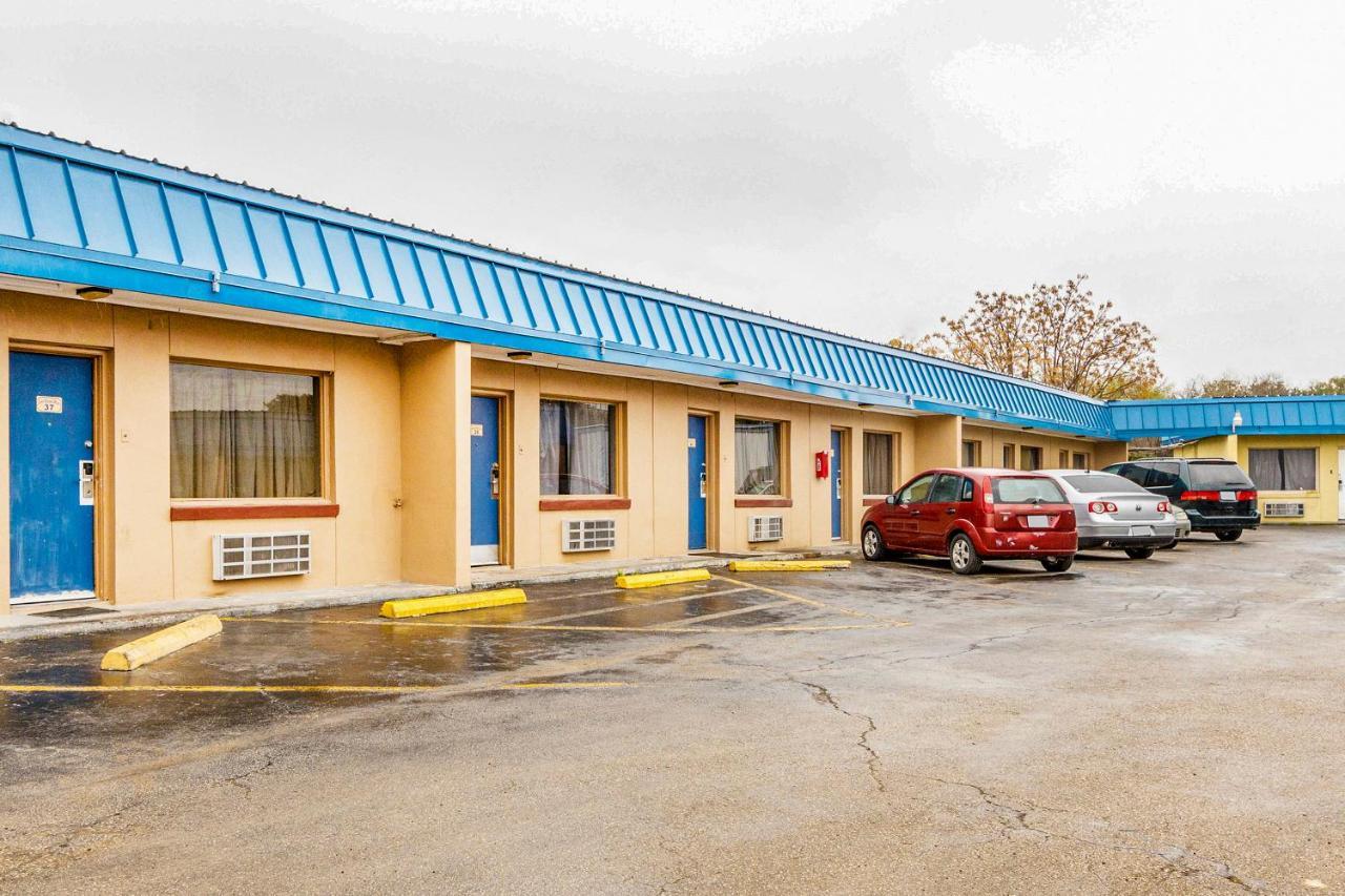 Americas Value Airport South San Antonio