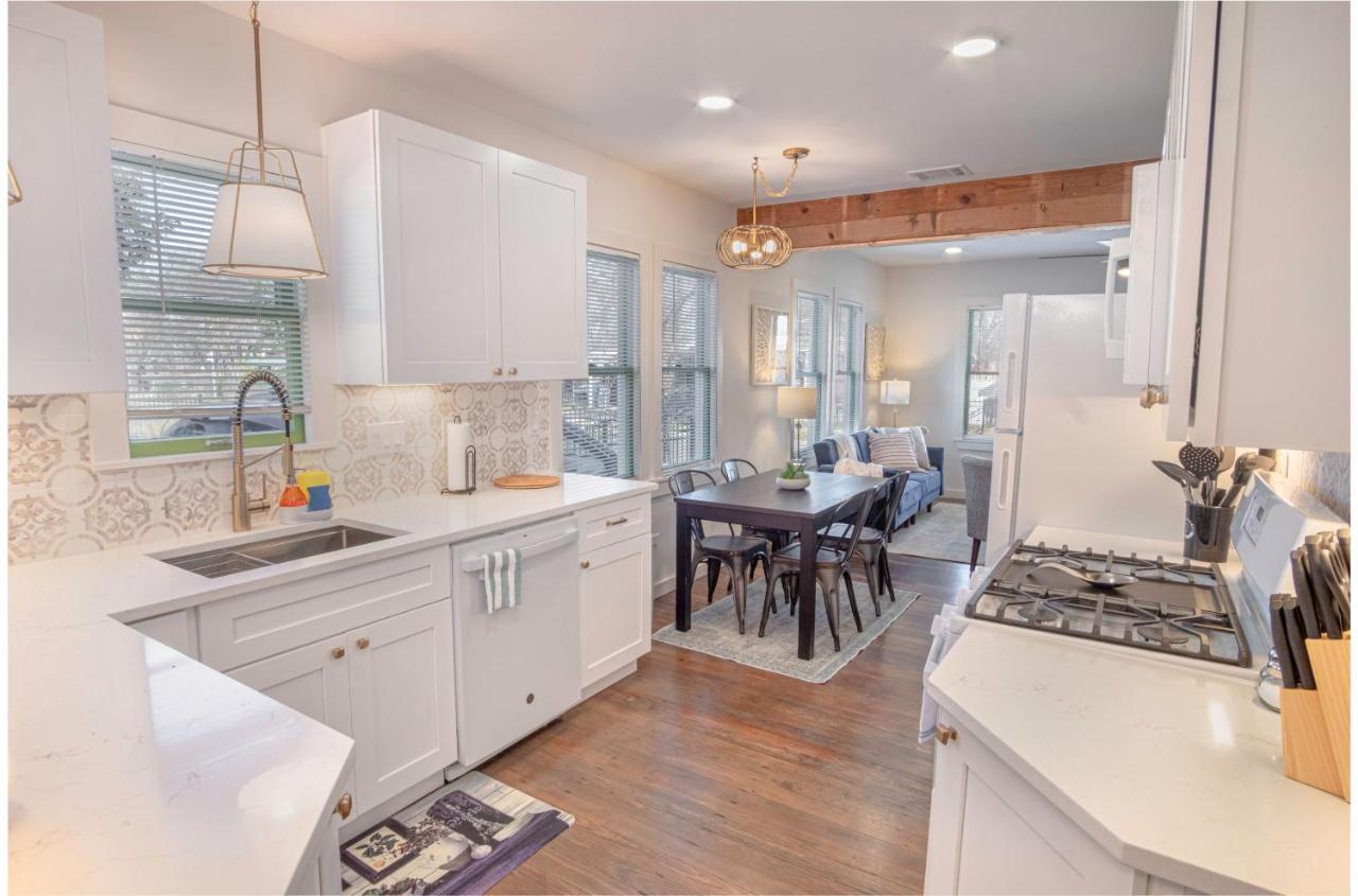 Holiday home Dazzling 3 Br2 Ba Near Downtown Tower Americas *