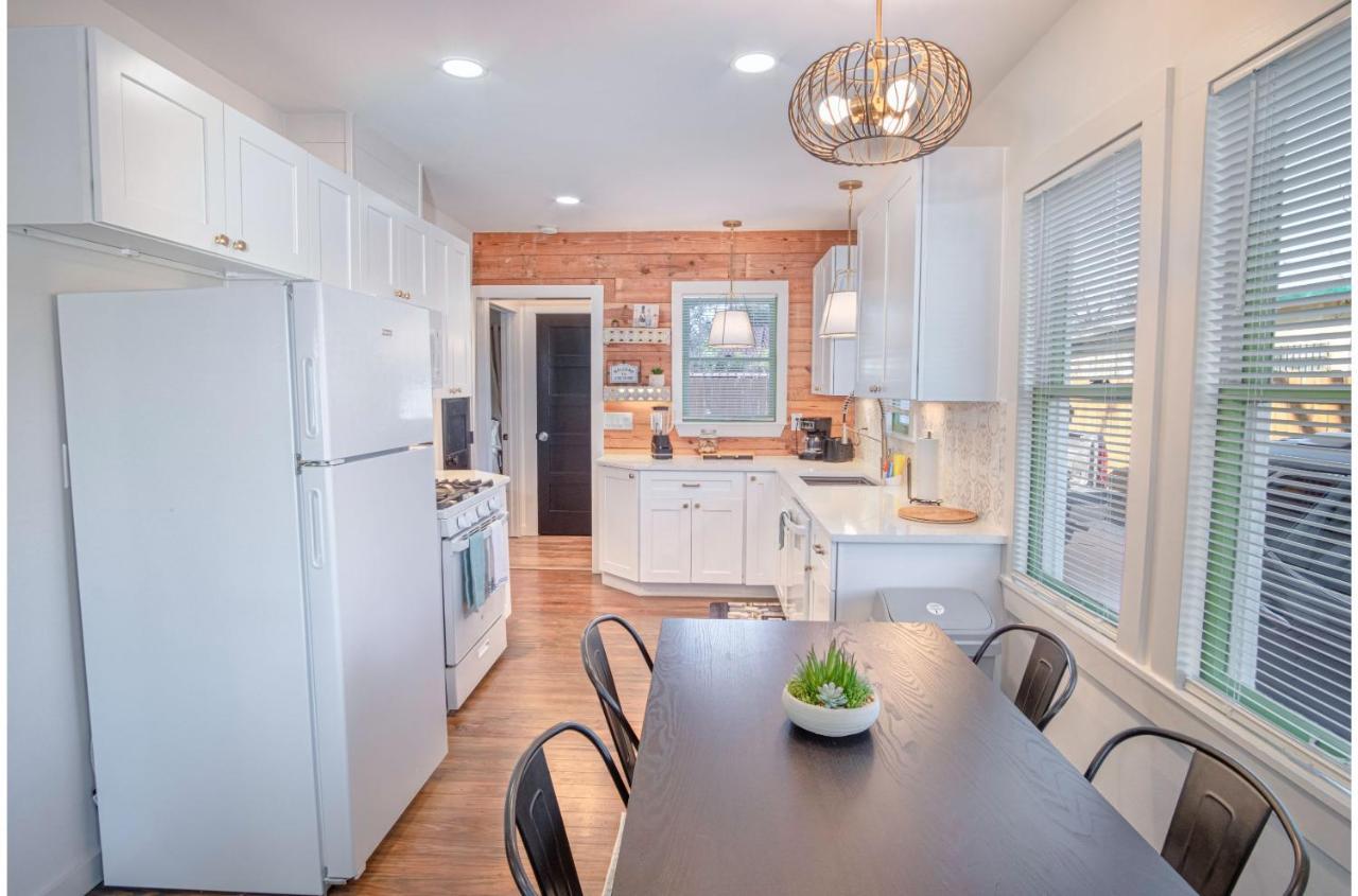 Dazzling 3 Br2 Ba Near Downtown Tower Americas