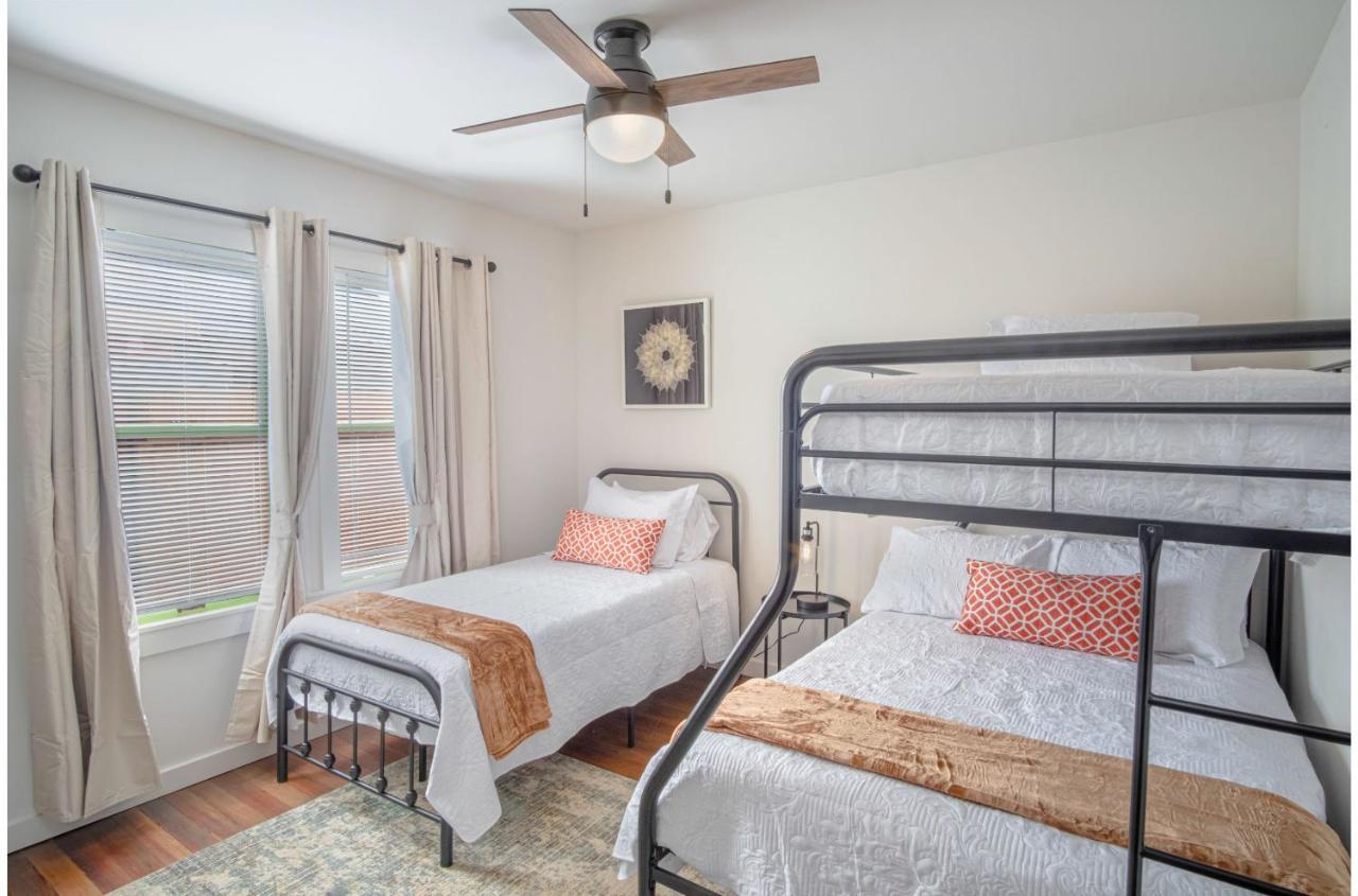 Dazzling 3 Br2 Ba Near Downtown Tower Americas San Antonio
