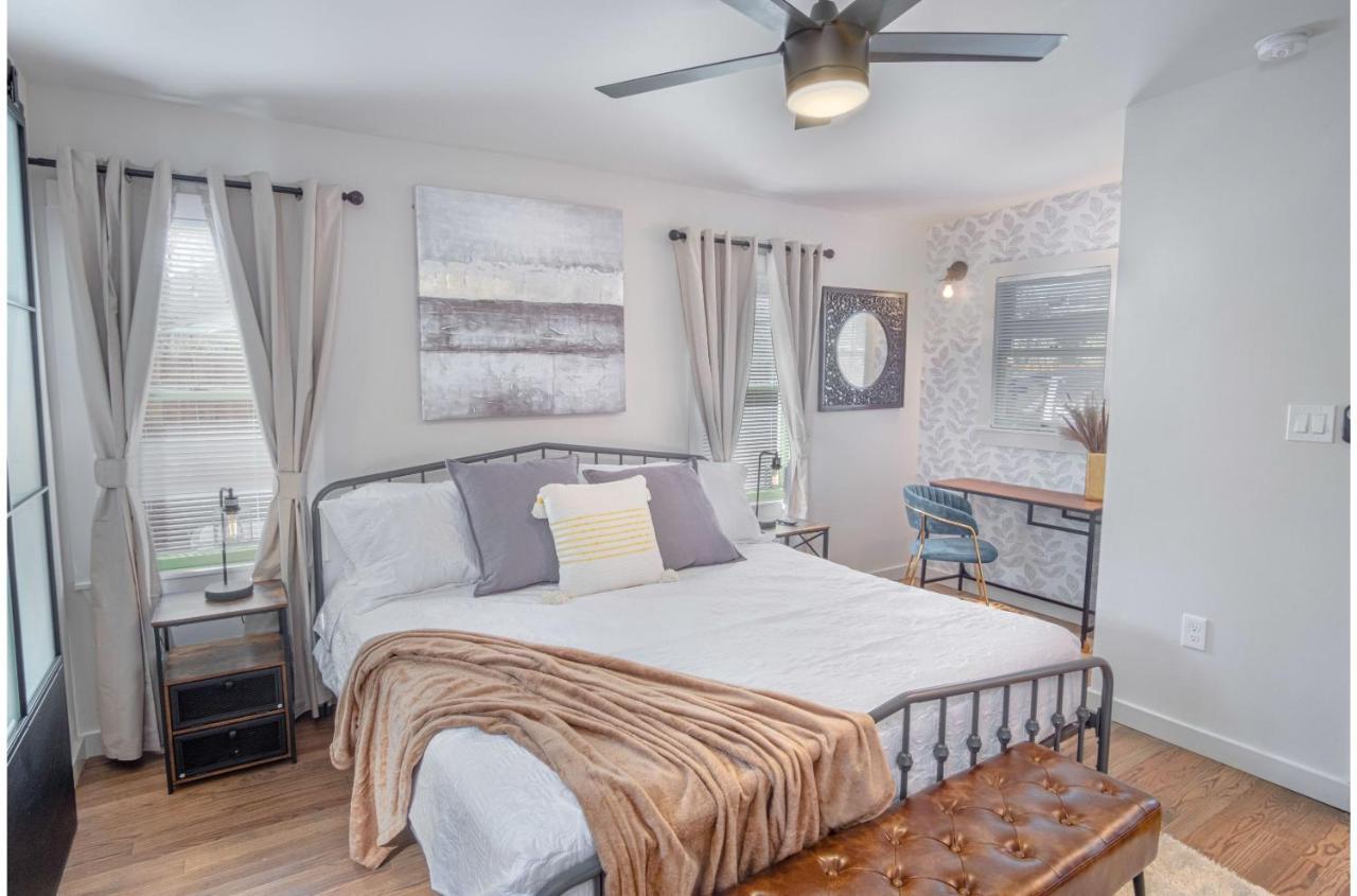 Holiday home Dazzling 3 Br2 Ba Near Downtown Tower Americas San Antonio
