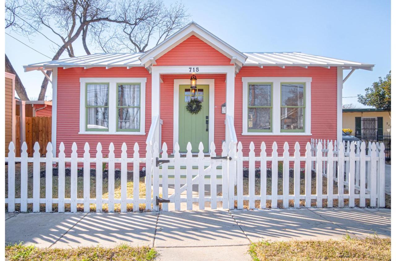Holiday home Dazzling 3 Br2 Ba Near Downtown Tower Americas *