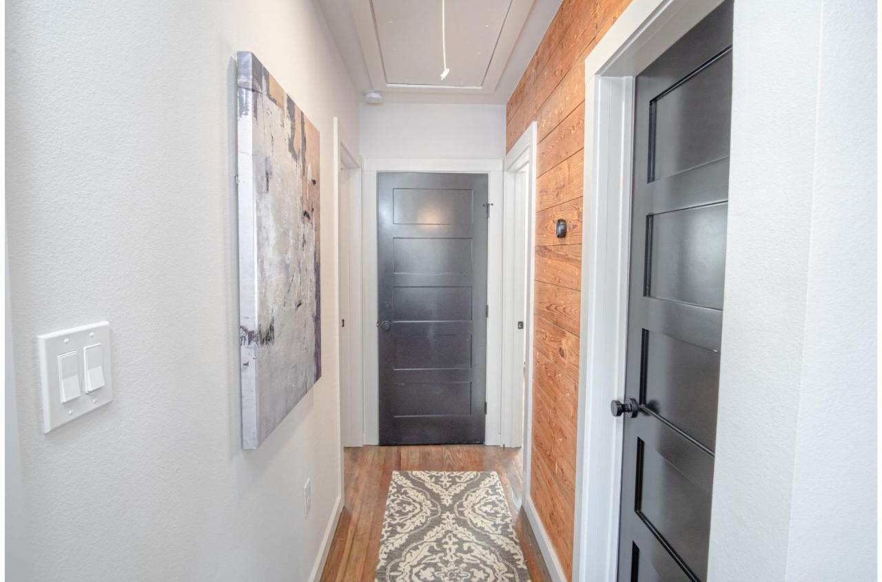 Holiday home Dazzling 3 Br2 Ba Near Downtown Tower Americas *