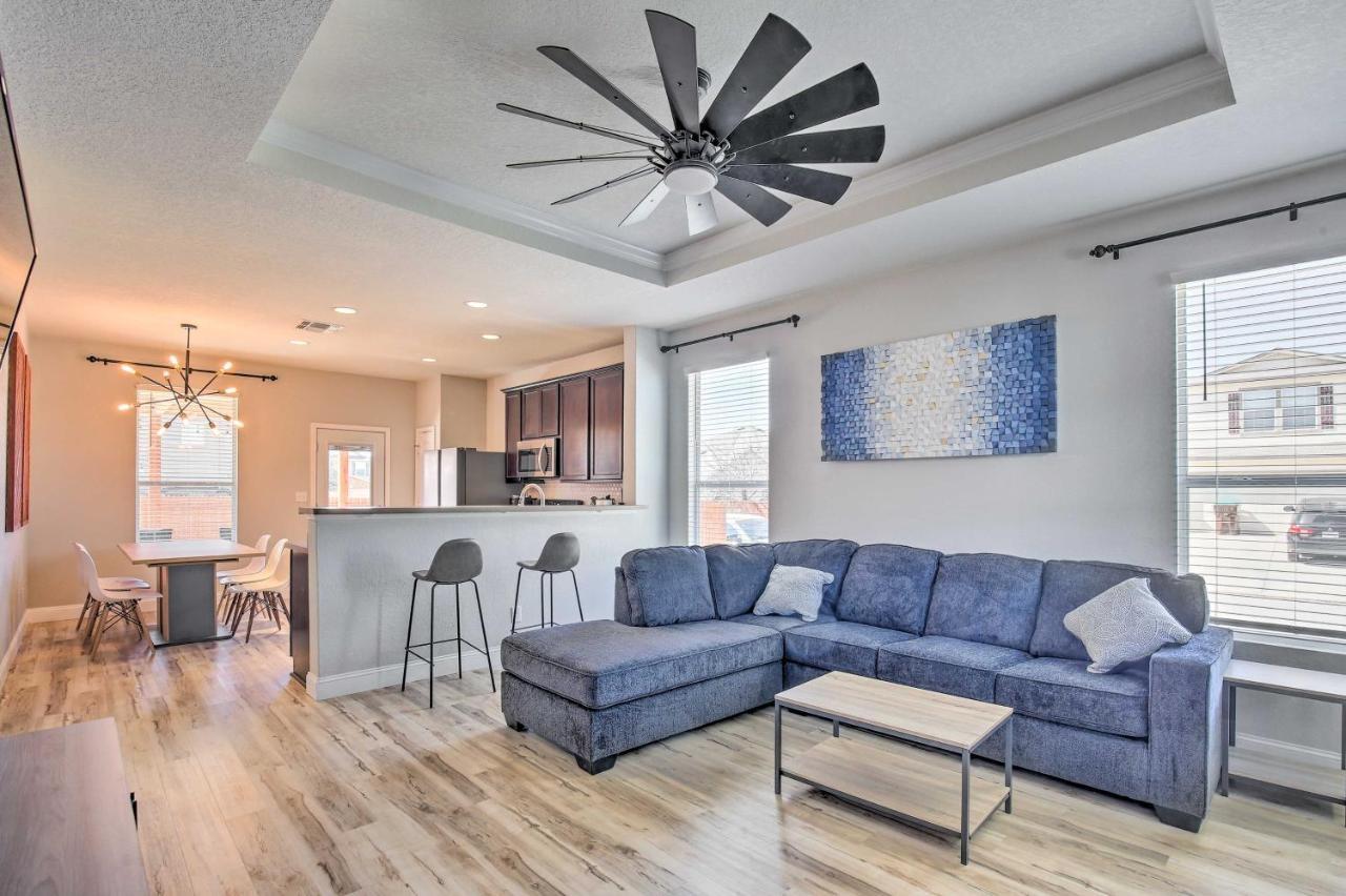 With Patio And Grill Near Seaworld! Holiday home *
