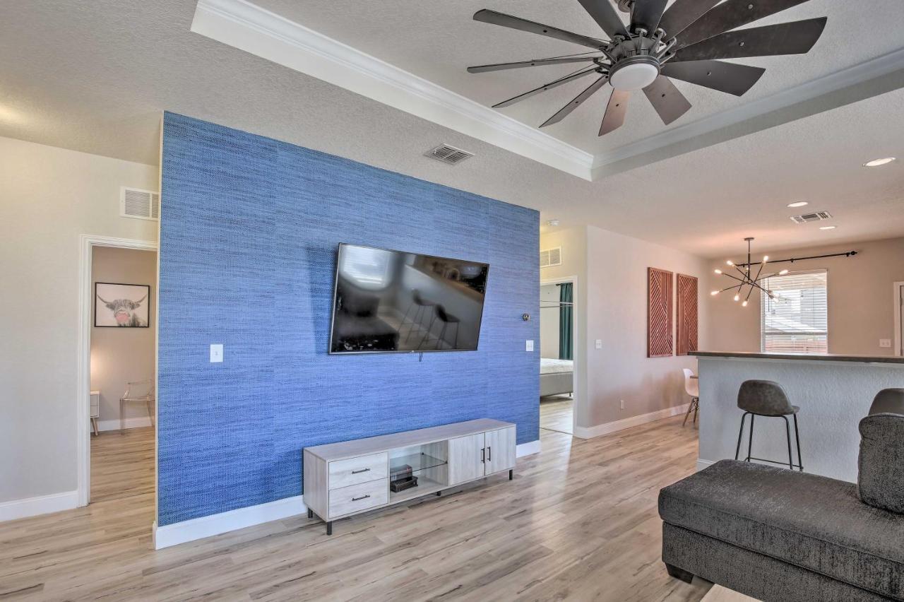 With Patio And Grill Near Seaworld! Holiday home *