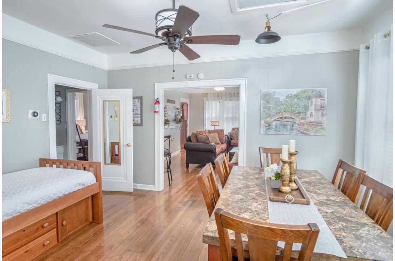 Stunning 3 Bedroom Near Dt Alamodome - Riverwalk Holiday home