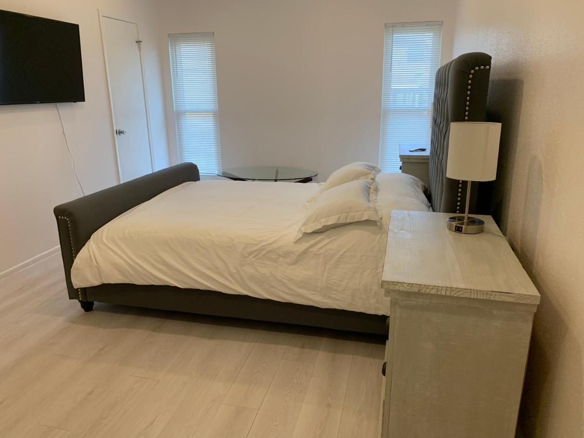 Cheerful 3-bedroom With A Pool * San Antonio