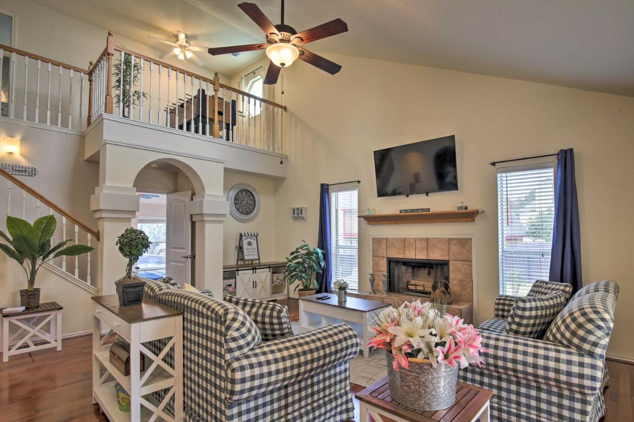 With Pool And Hot Tub Near Seaworld! *