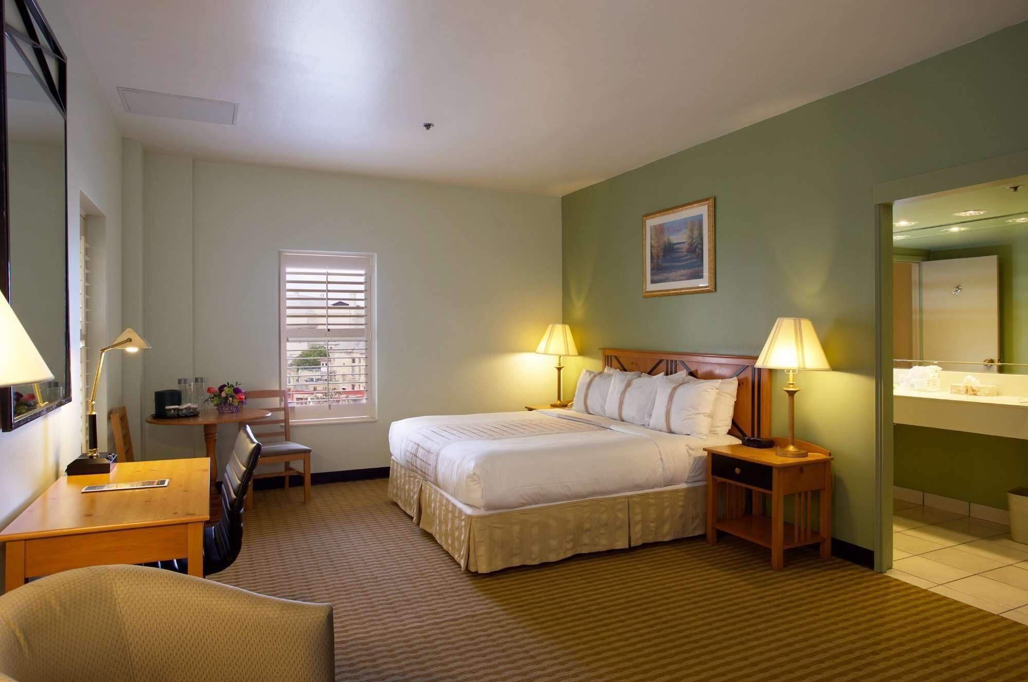 The Crockett Hotel 3*