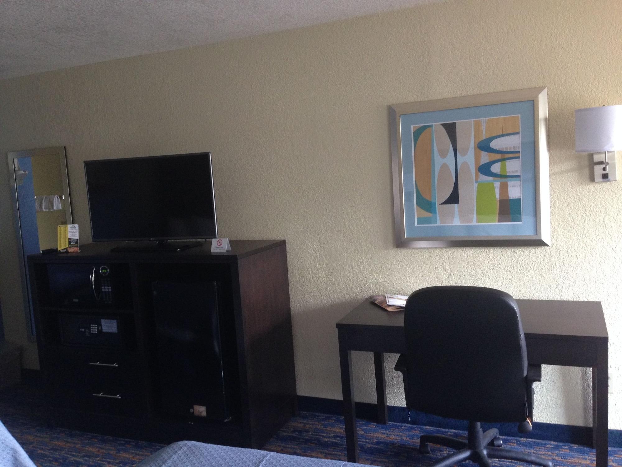 Hotel Days By Wyndham Near Seaworld San Antonio