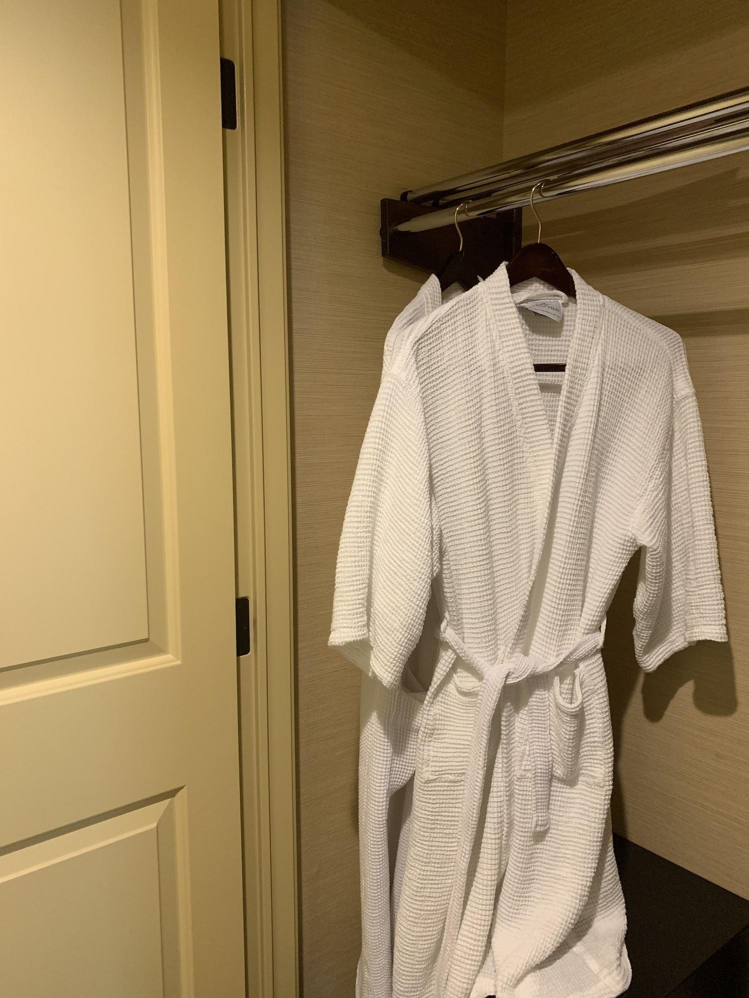 Doubletree By Hilton Airport 3*