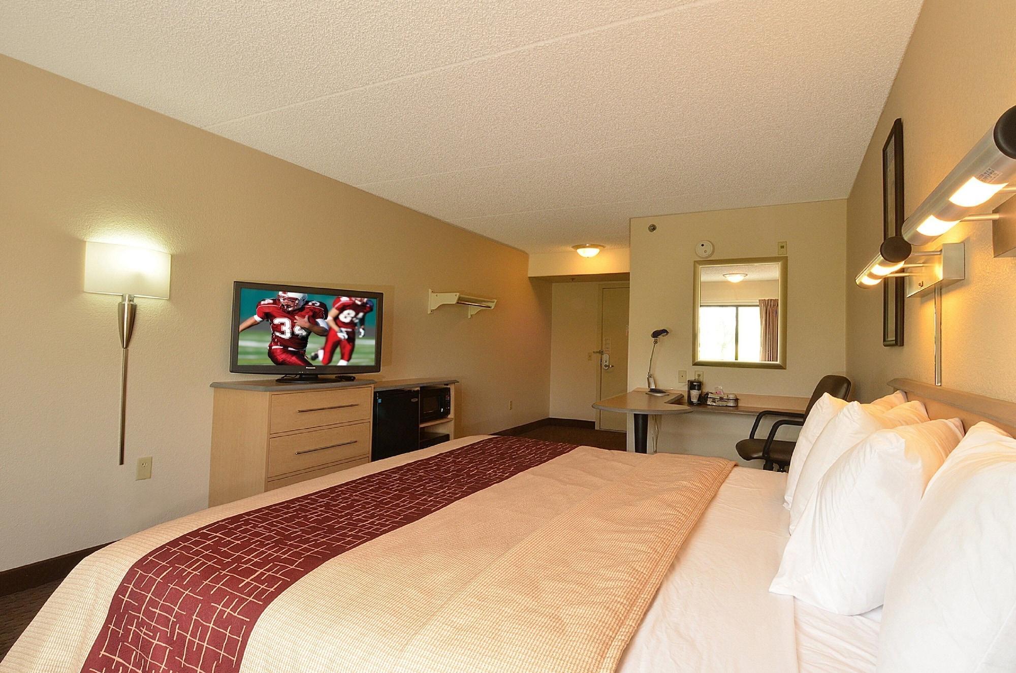 Red Roof Airport Motel 2*