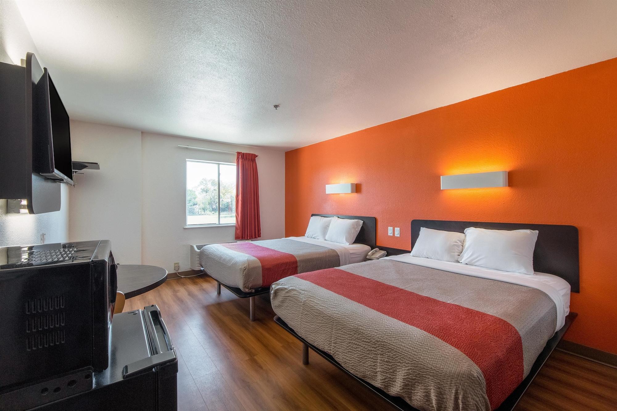6-san Antonio, Tx - Downtown - Alamo Dome Hotel 2*