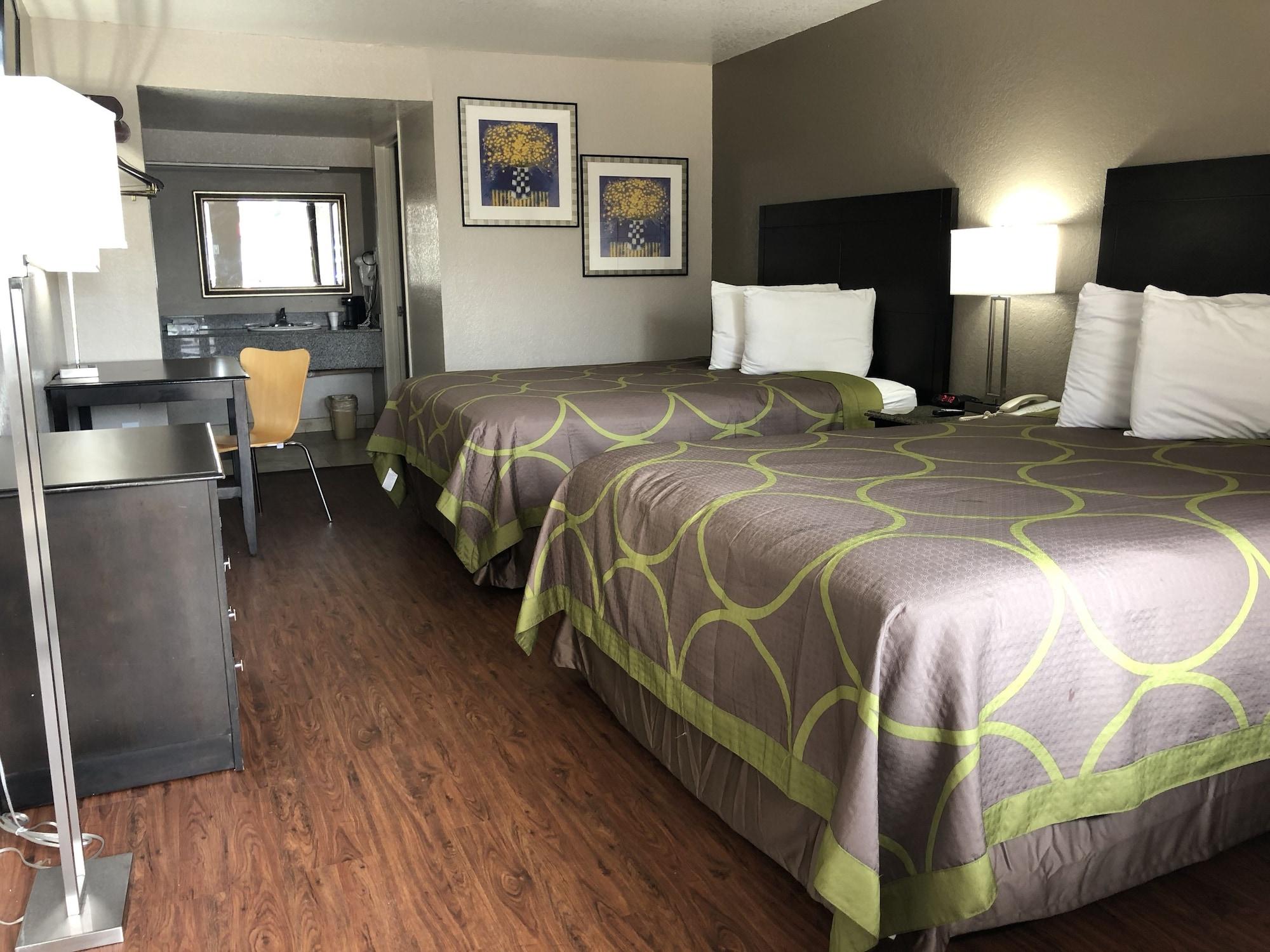 Super 8 By Wyndham Pearl District Downtown 2* San Antonio