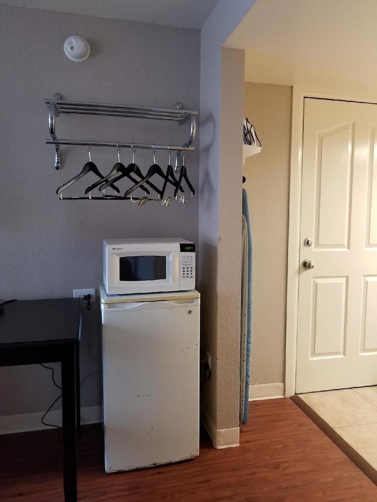 Super 8 By Wyndham Pearl District Downtown 2* San Antonio