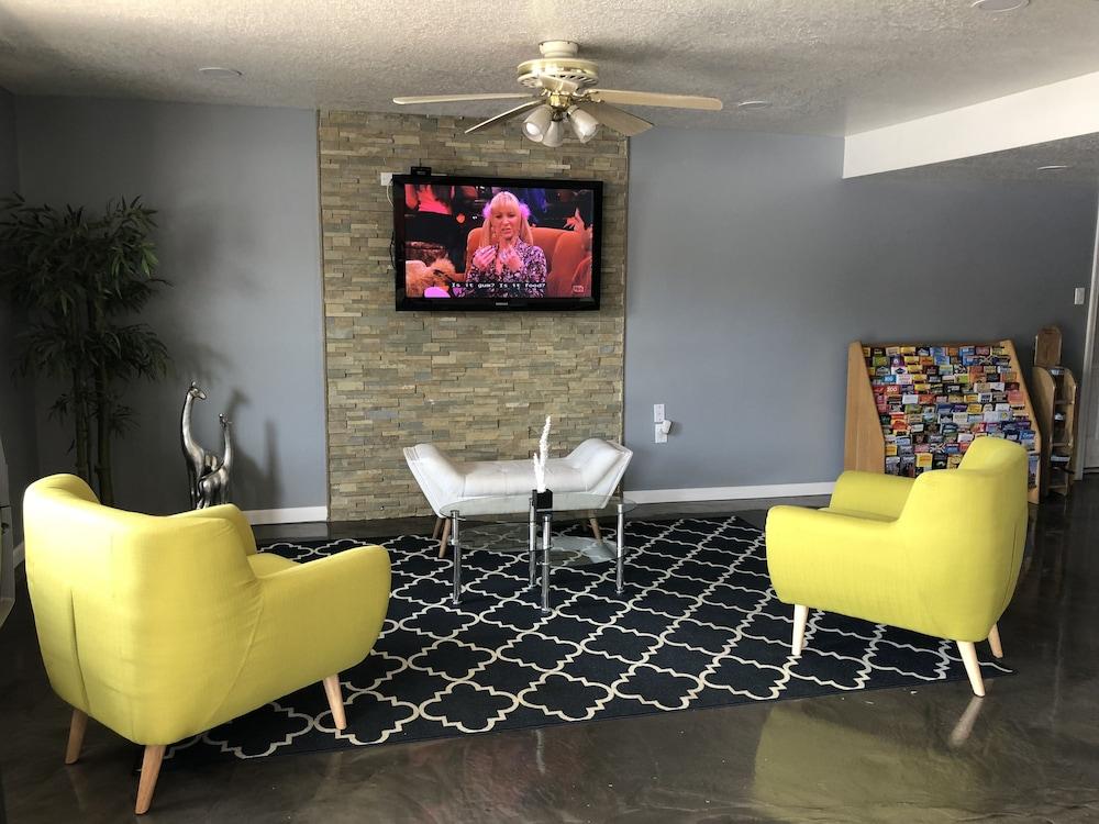 Super 8 By Wyndham Pearl District Downtown