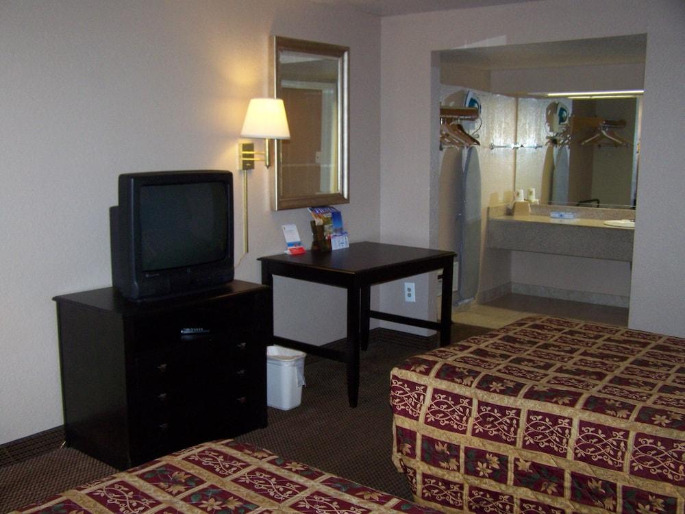 Super 8 By Wyndham Pearl District Downtown