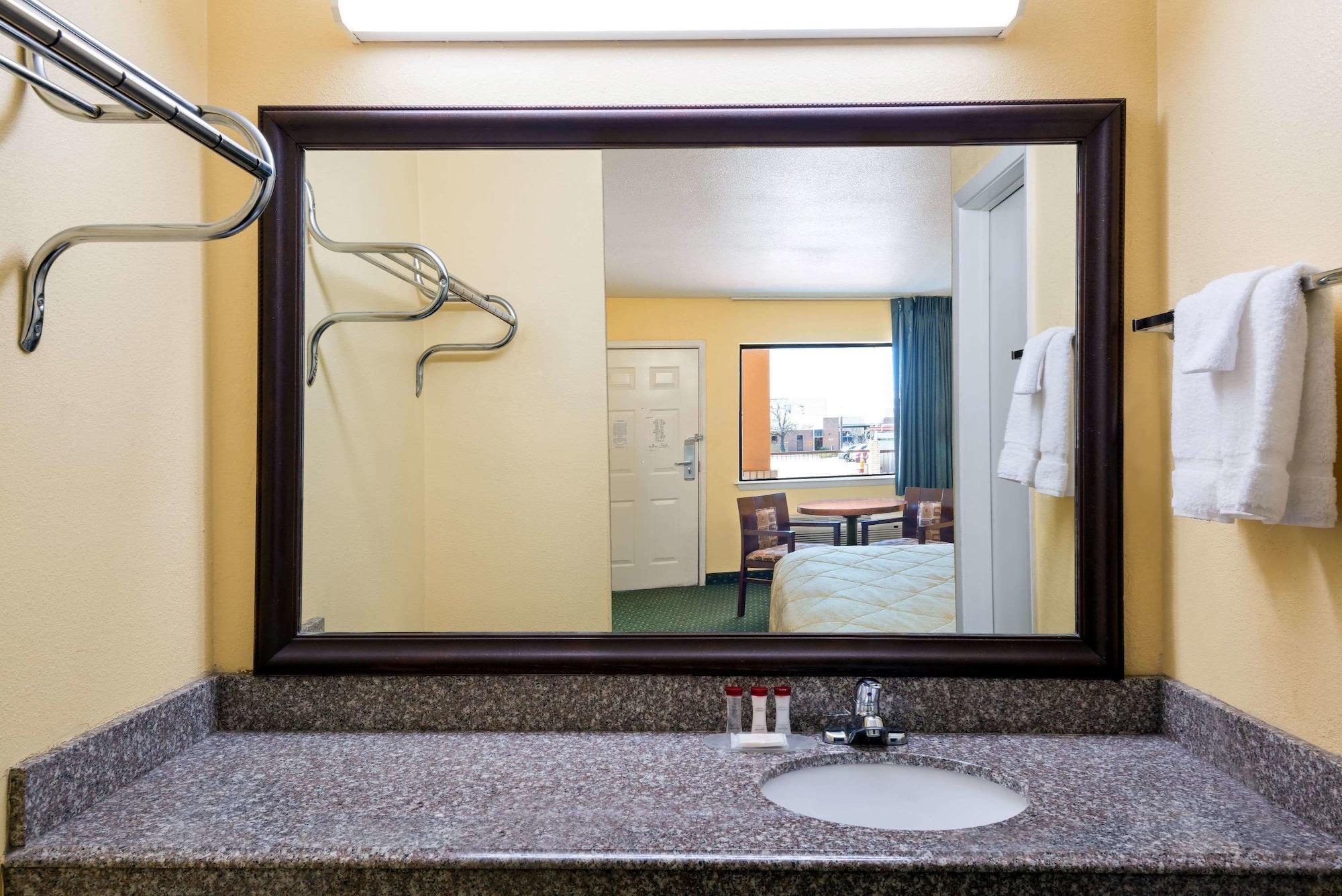 Ramada By Wyndham Near Seaworld - Lackland Afb San Antonio
