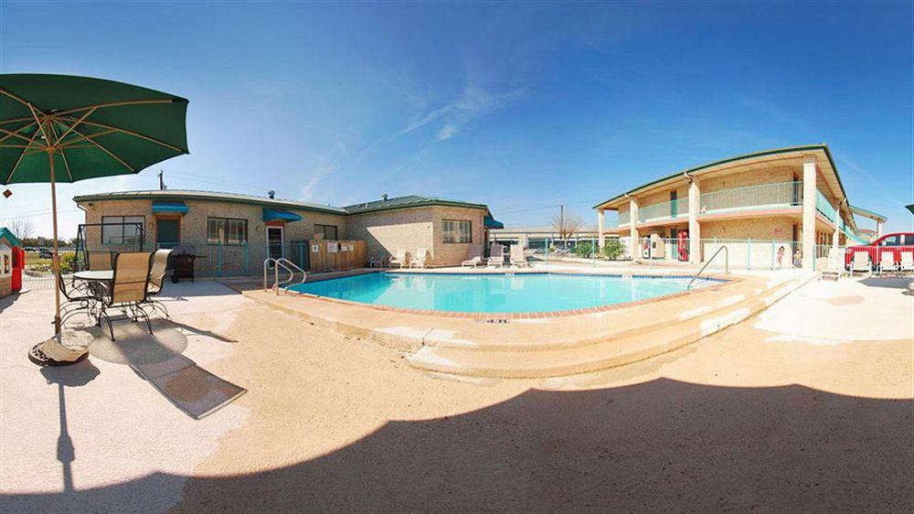 Motel &