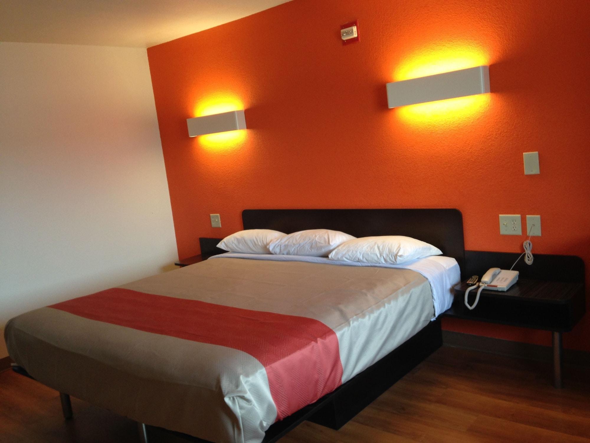 Hotel 6-san Antonio, Tx - Fiesta Trails San Antonio