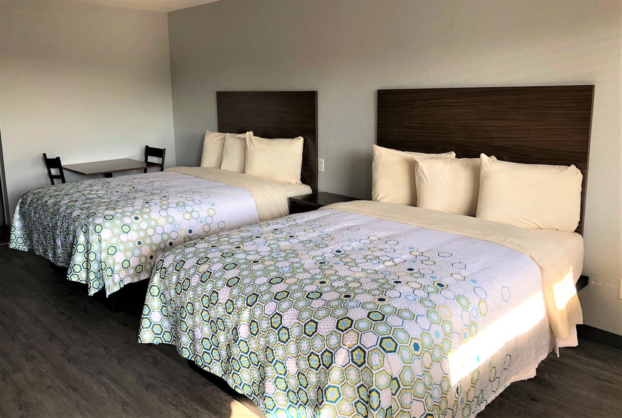 Hometowne By Red Roof E - Frost Bank Center 2* San Antonio