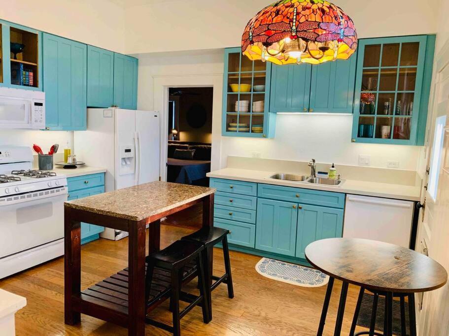 Holiday home Pershing Place: Historic With Heated Spa/pool By Zoo, Pearl, Golf, Witte *