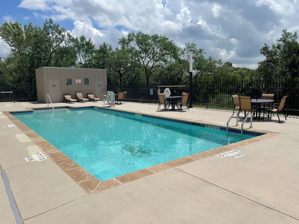La Quinta & By Wyndham Seaworld Lafb 3*