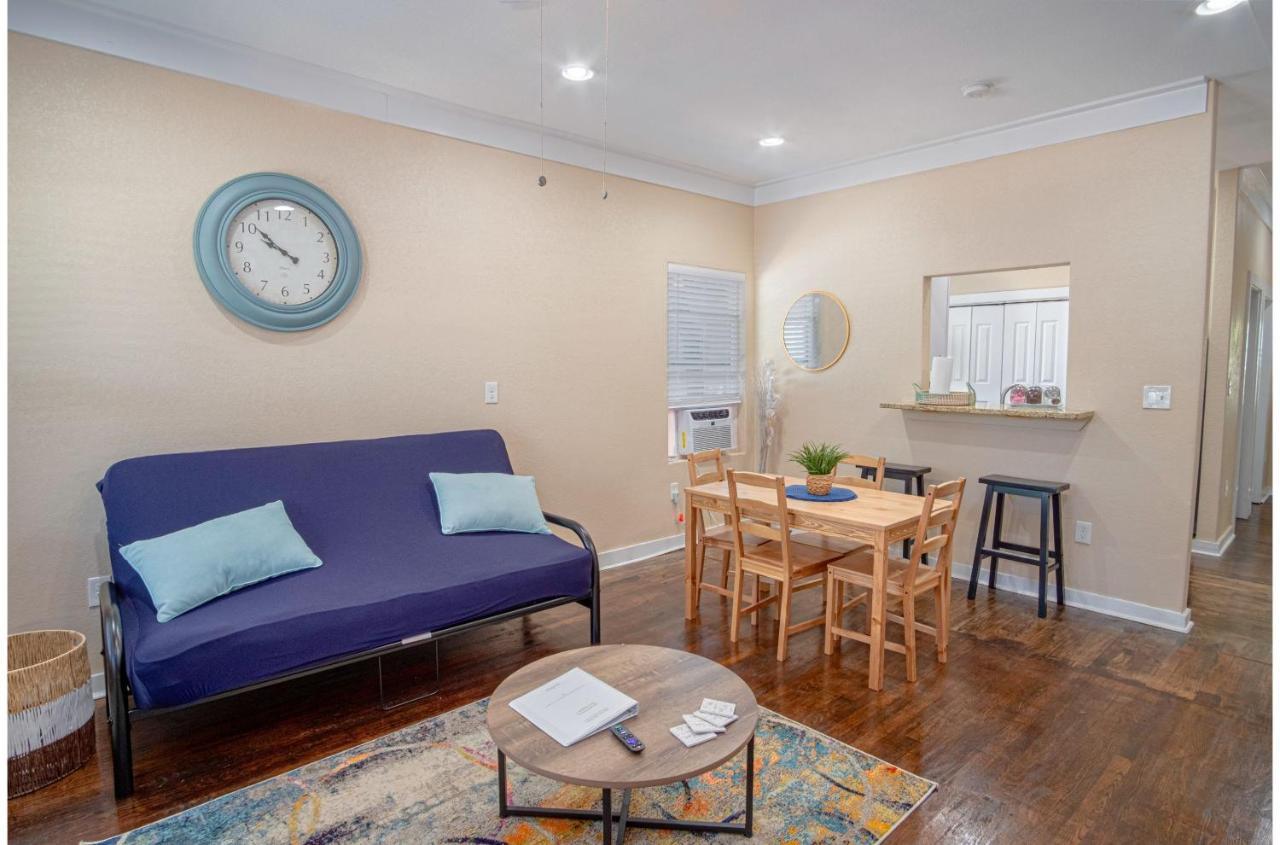 Fabulous Newly Renovated 1br1ba Near Downtown * San Antonio