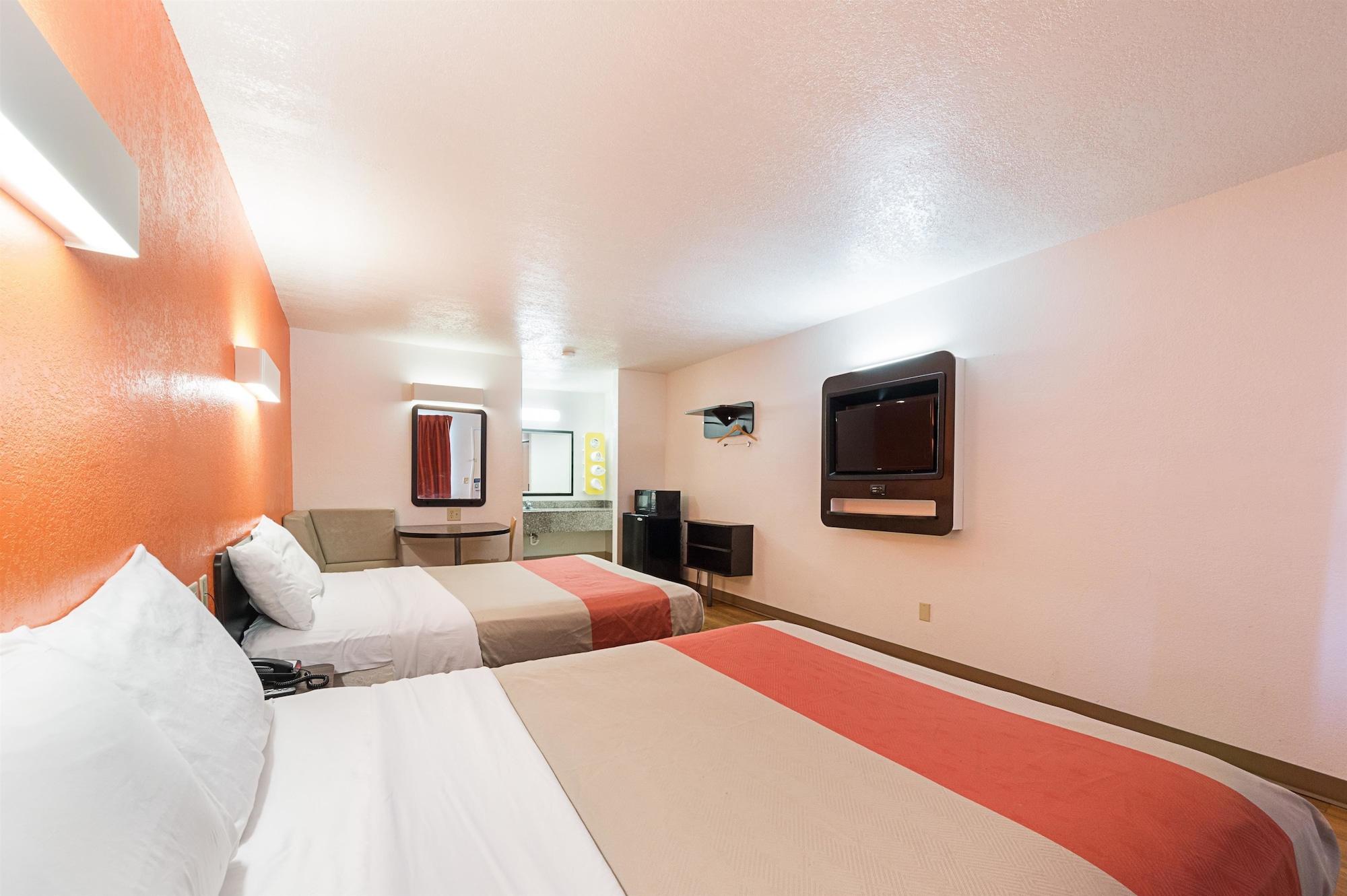 Hotel 6-san Antonio, Tx - Fiesta Trails San Antonio