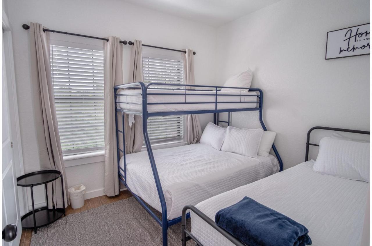 Apartment Brand New 4 Stylish 3br Near Exciting Downtown