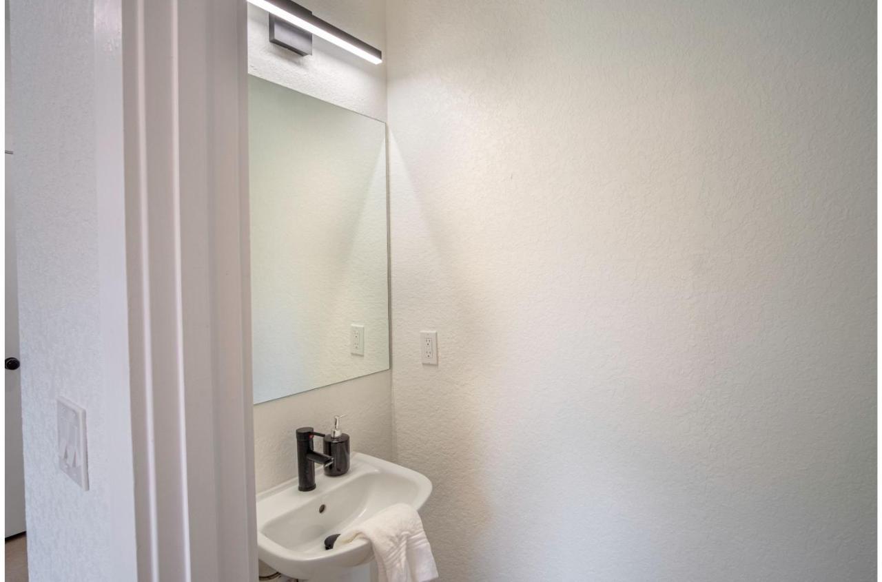 Apartment Brand New 4 Stylish 3br Near Exciting Downtown