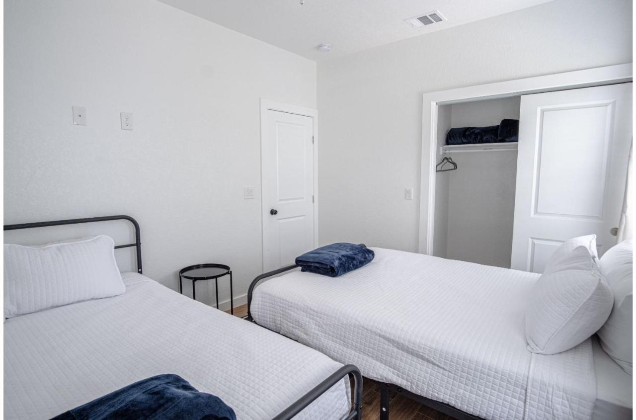 Brand New 4 Stylish 3br Near Exciting Downtown *