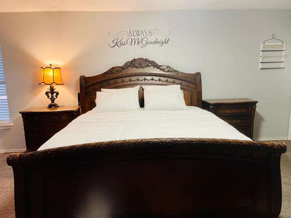 Lovely Spacious Near Randolph, Six Flags, Seaworld, Riverwalk And Lackland *