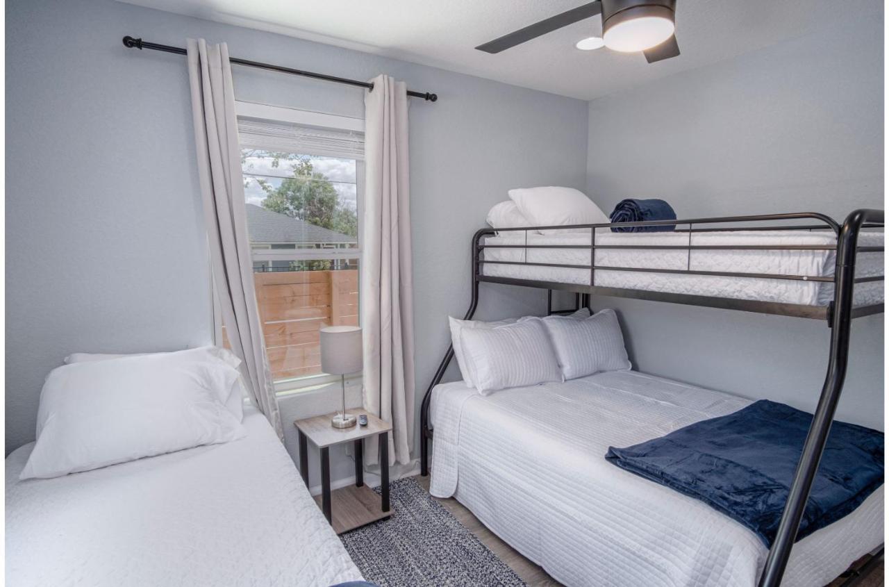 Cozy And Lovely 2br 1ba Apt#b Near Lively Downtown Apartment *