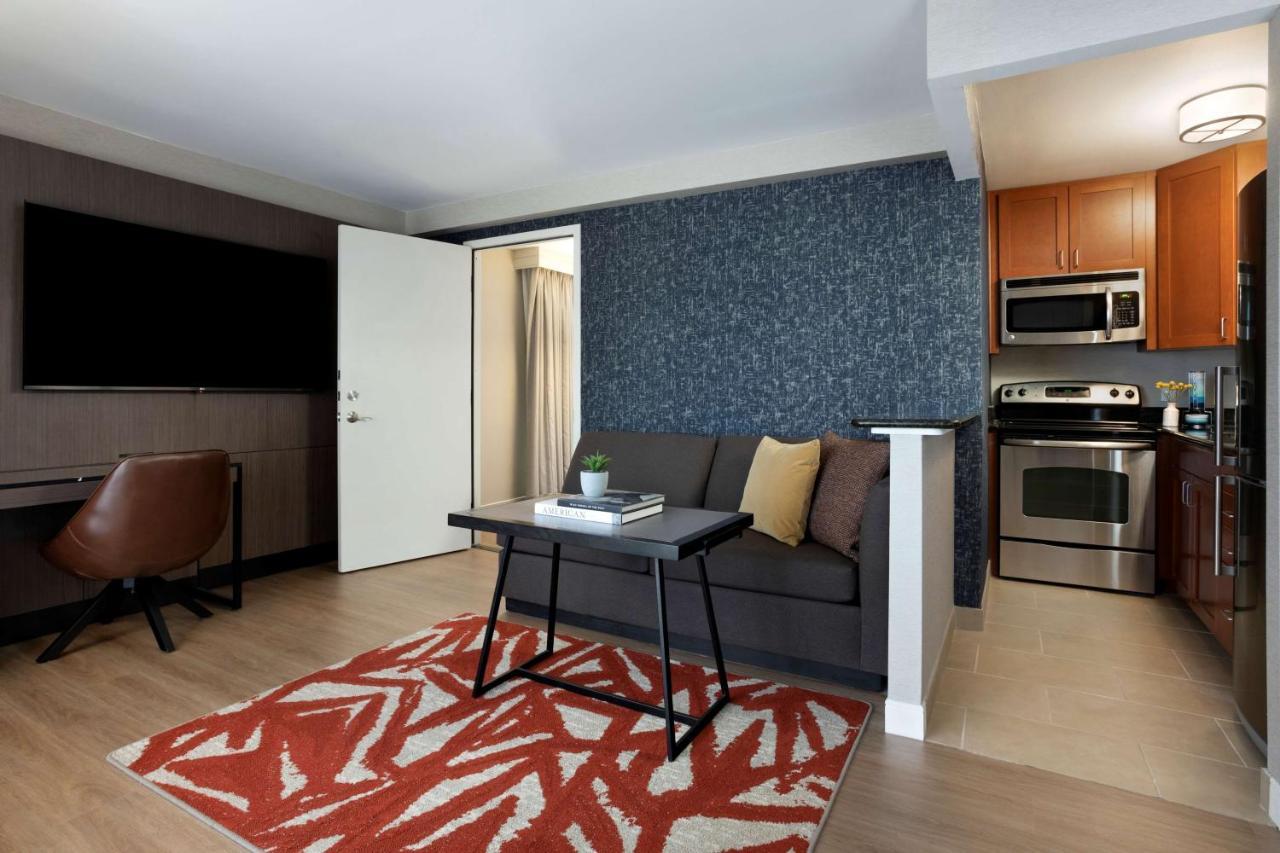 Hyatt Regency Riverwalk Hotel
