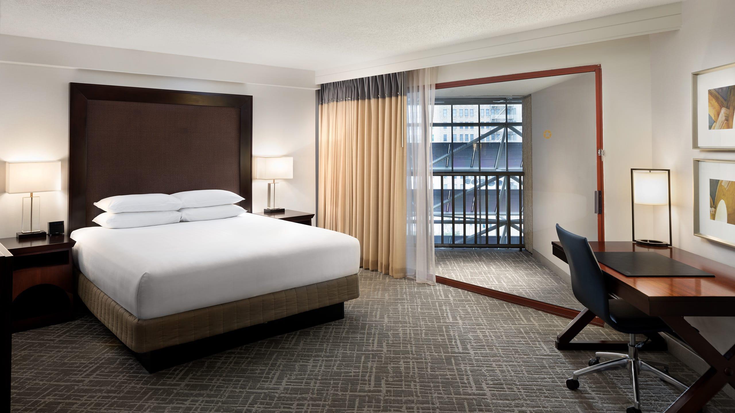 Hyatt Regency Riverwalk Hotel 4*