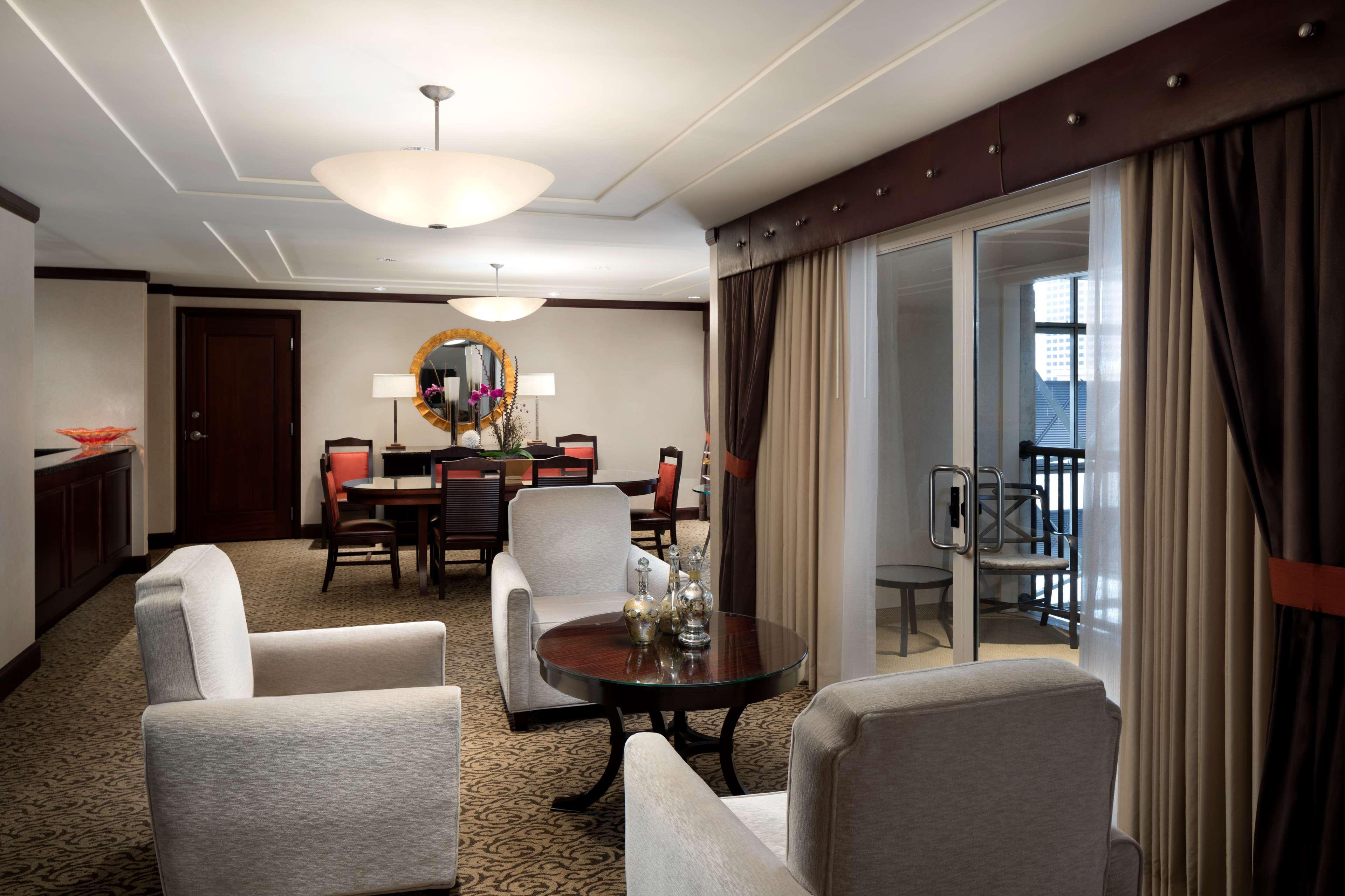 Hyatt Regency Riverwalk Hotel