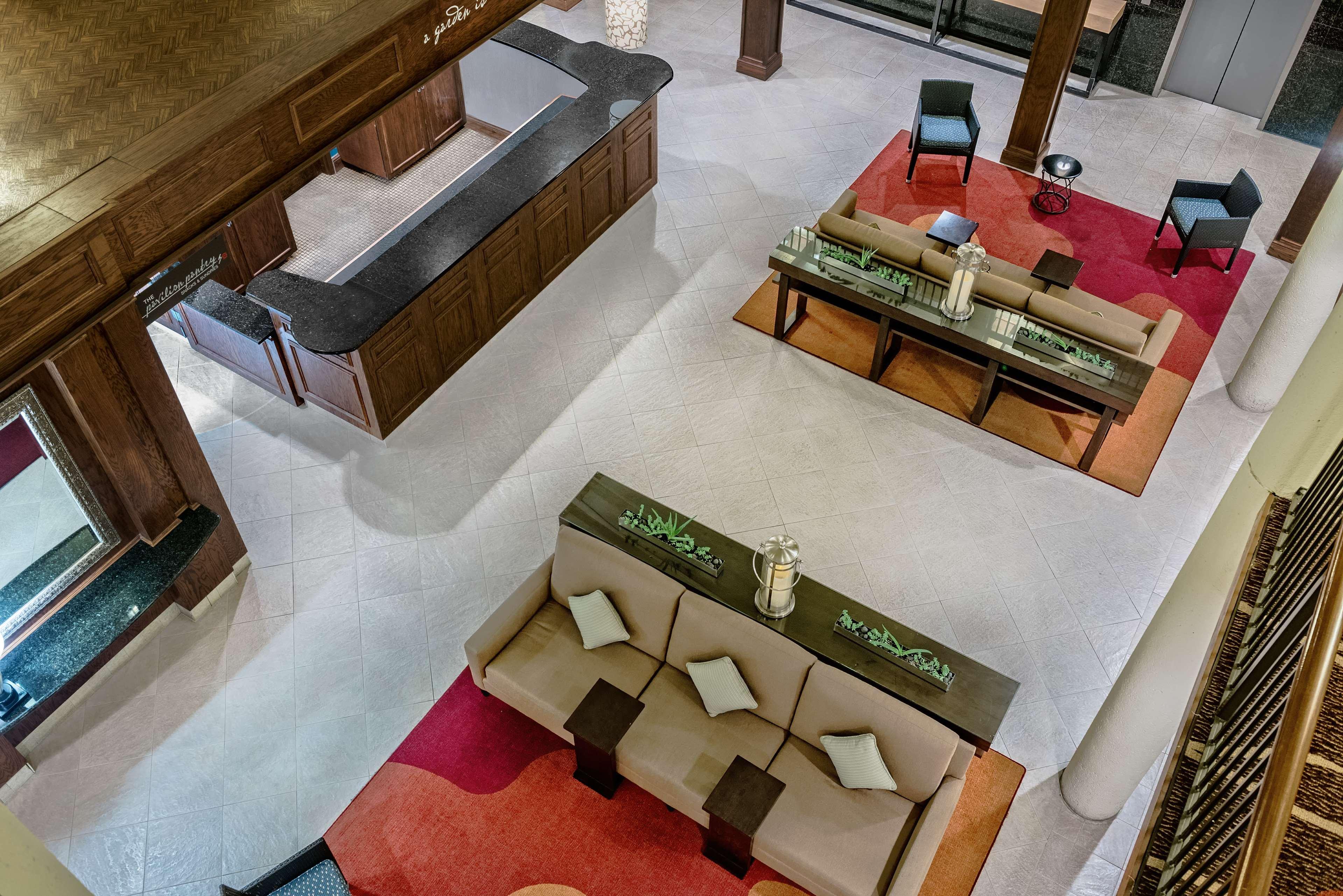 Hilton Garden Airport Hotel