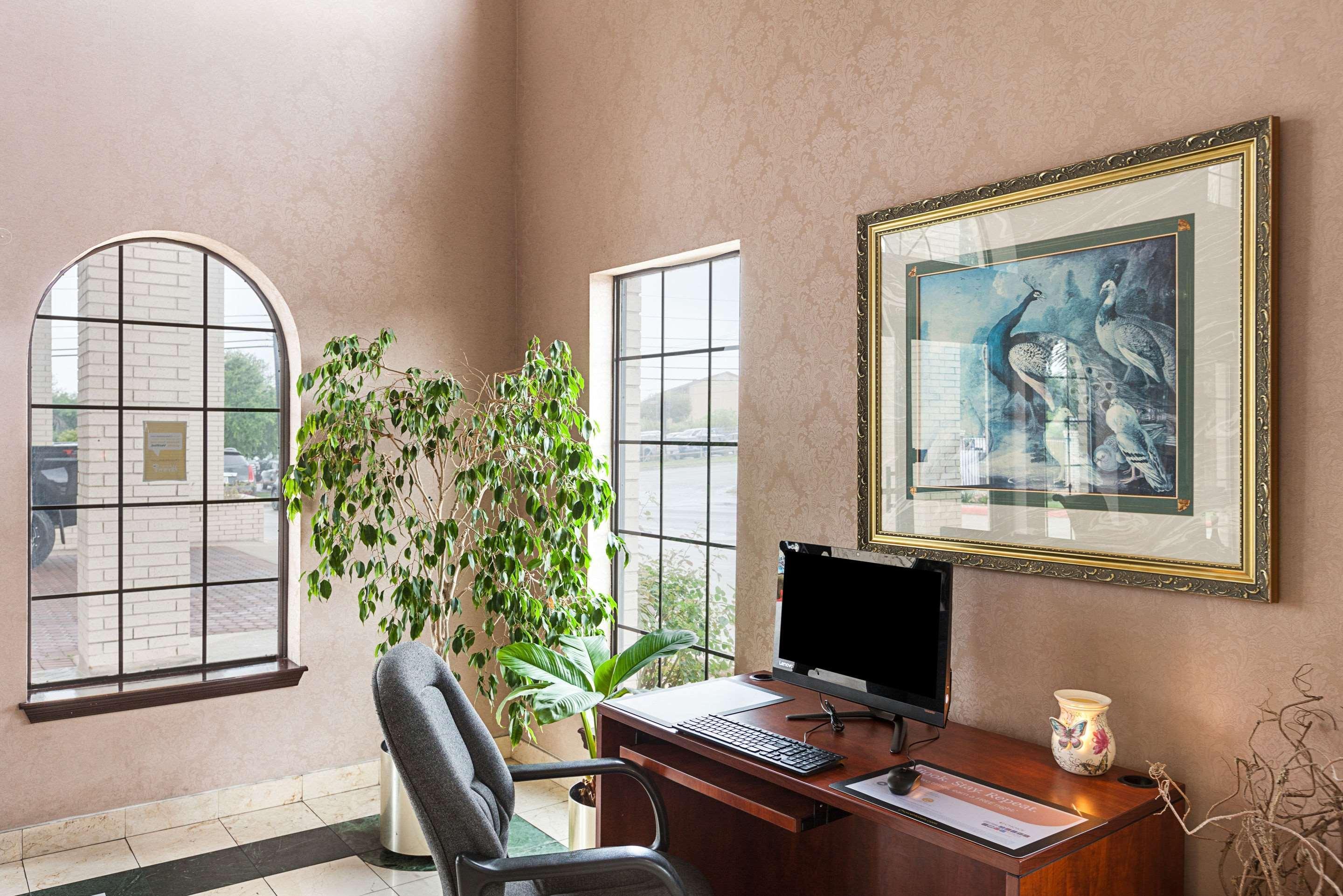 Inn Quality Near Medical Center 2*