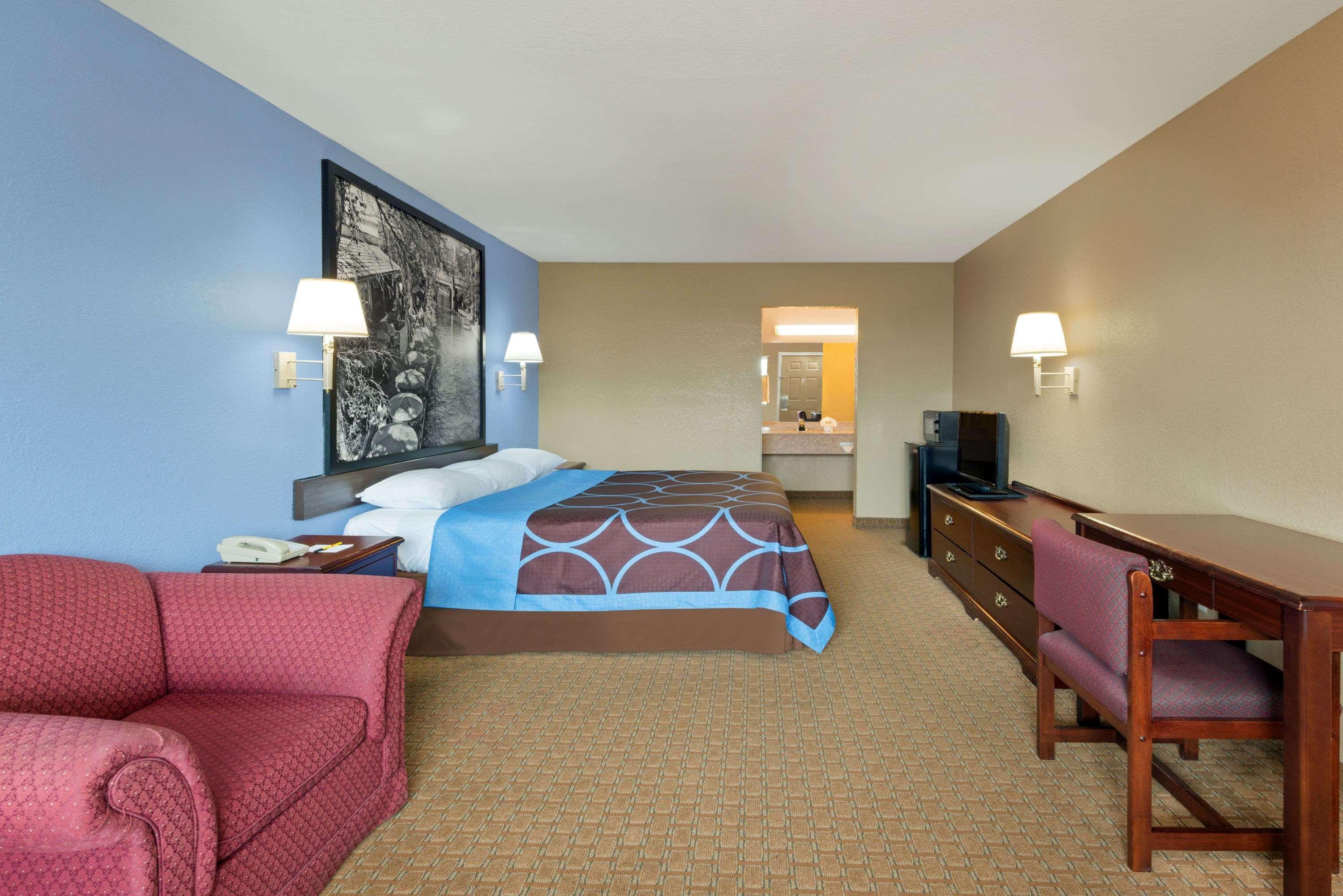 Super 8 By Wyndham San Antonio/riverwalk Area Hotel 2*