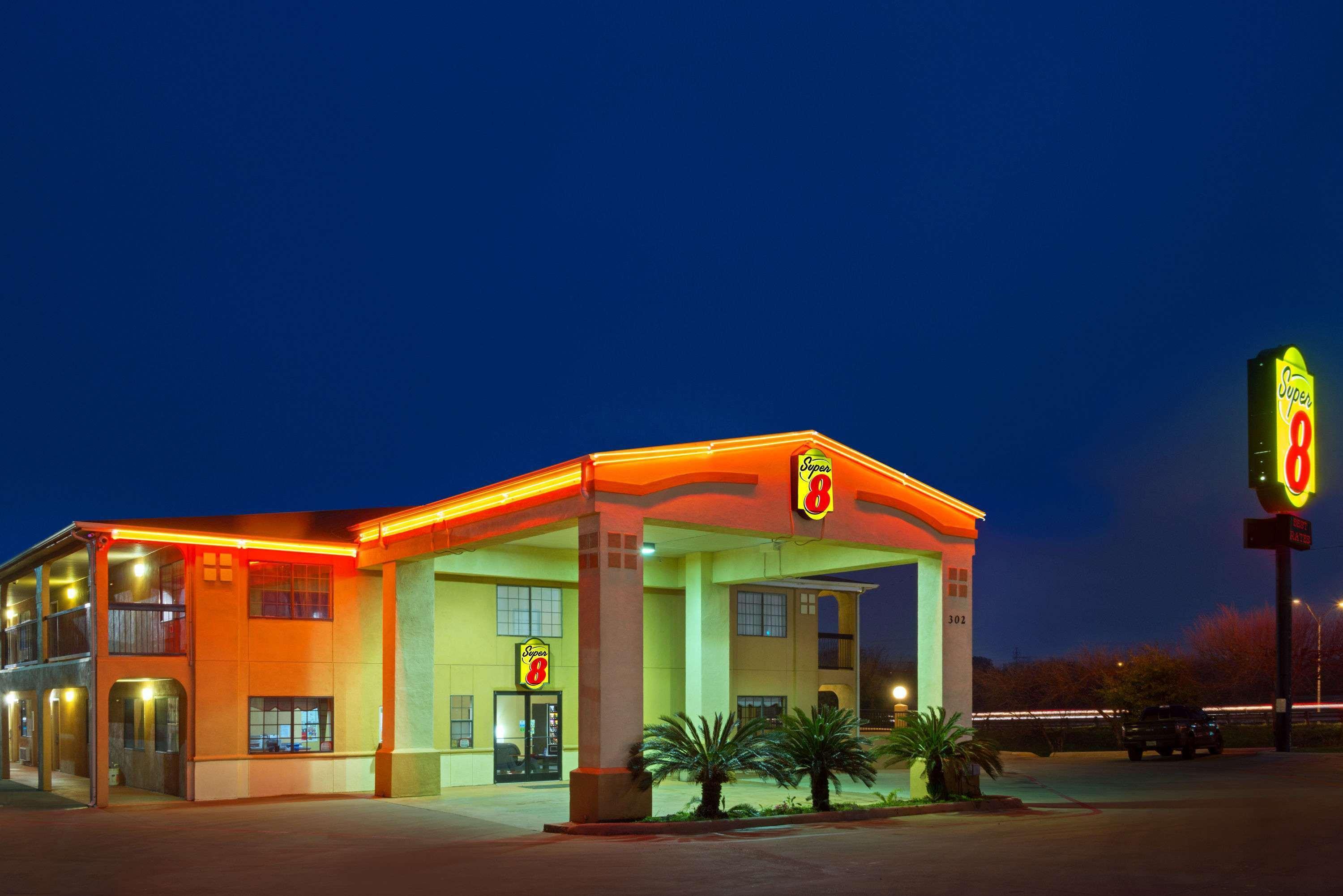 Super 8 By Wyndham San Antonio/riverwalk Area Hotel San Antonio