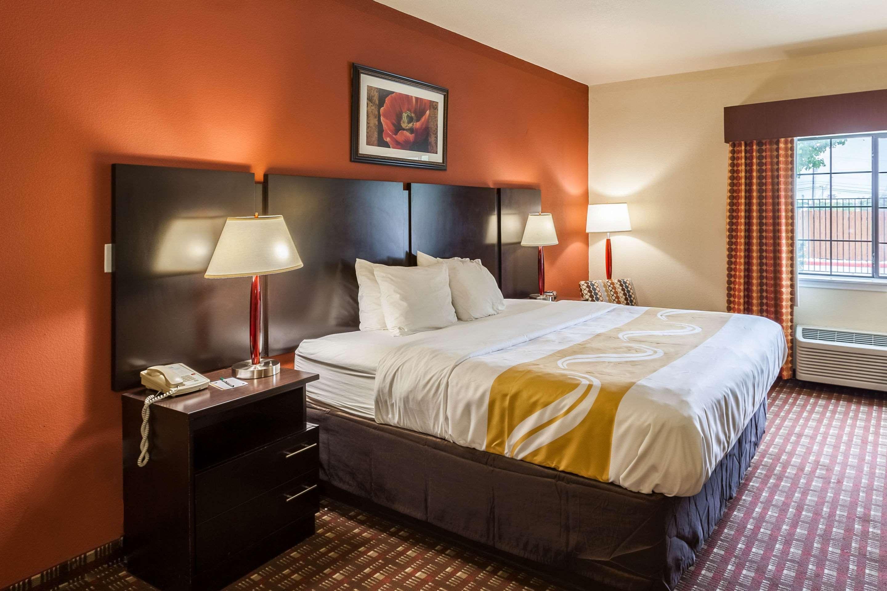 Hotel Quality Near Seaworld - Lackland