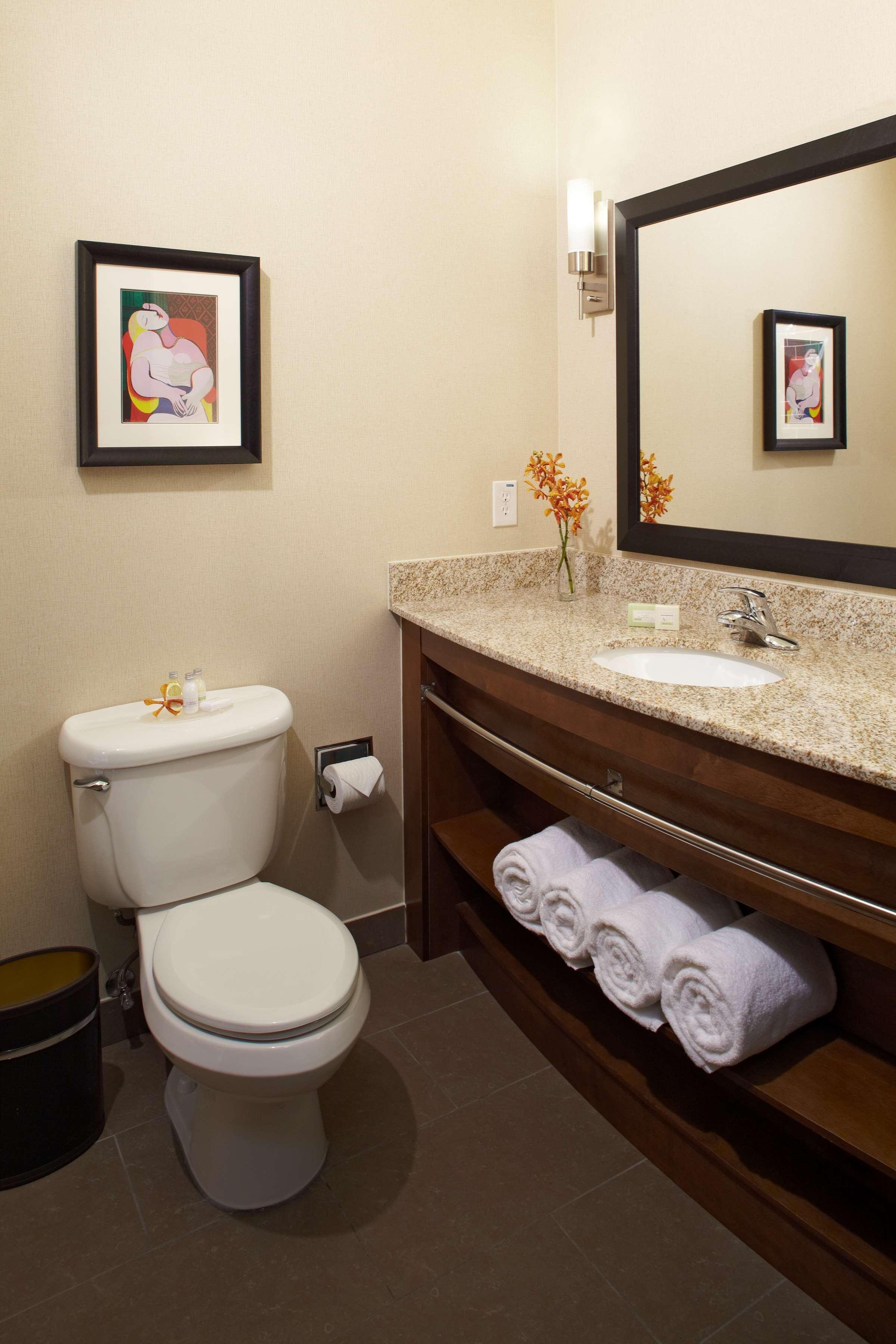 Western Lackland And Suites.
