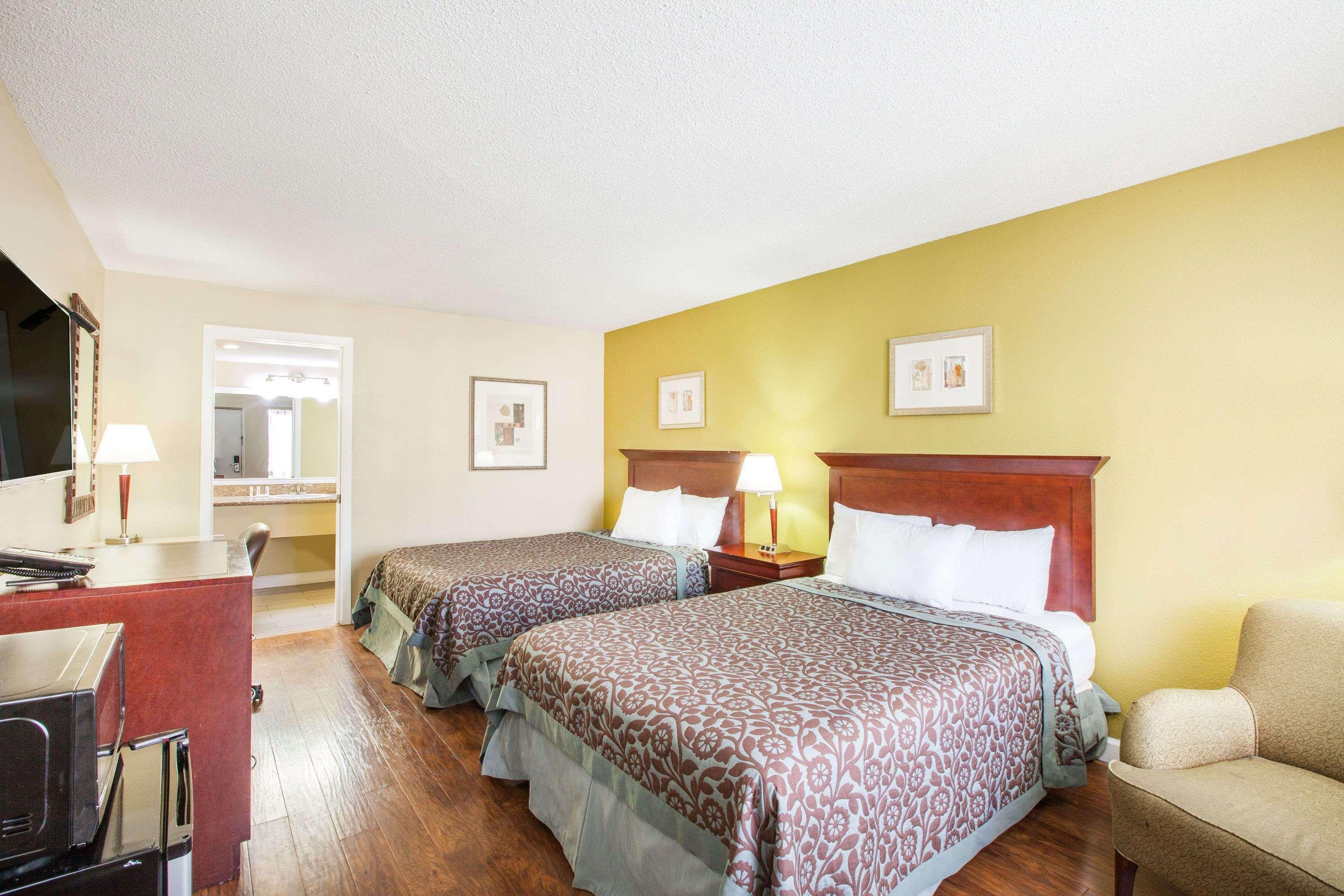 Motel Days By Wyndham Alamo/riverwalk San Antonio