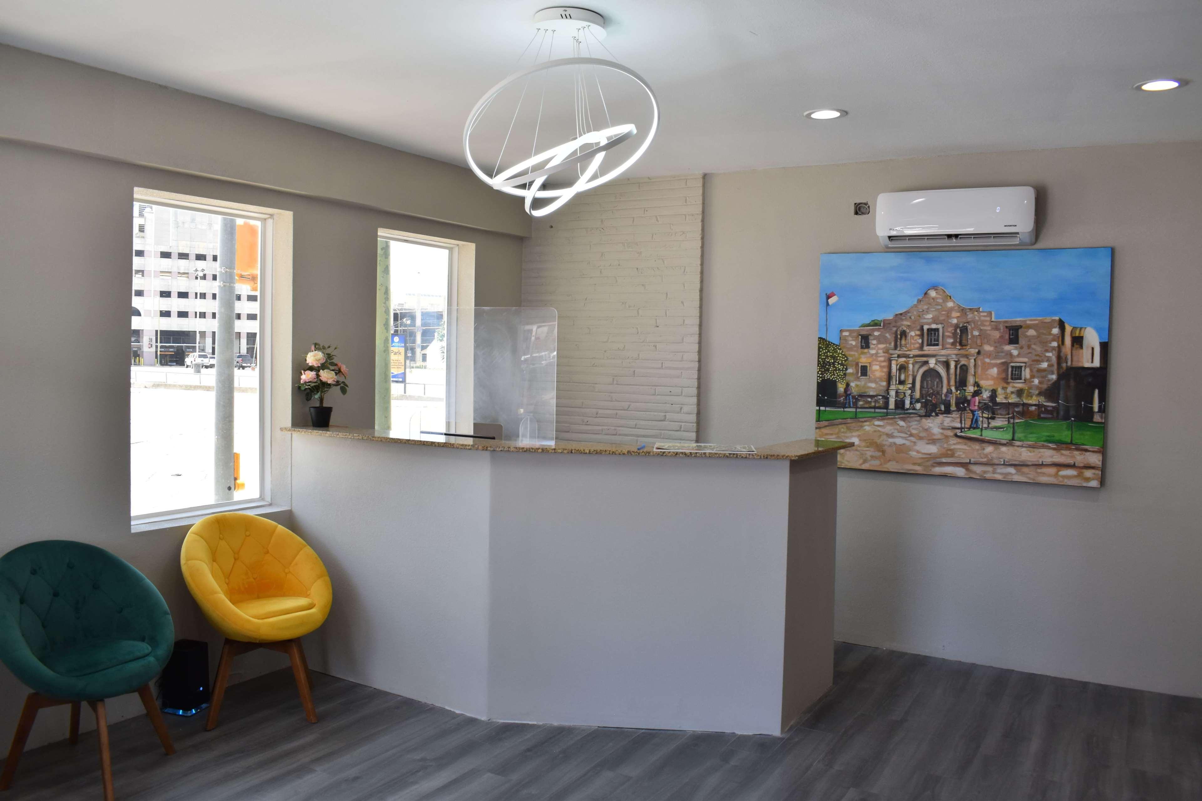 Days By Wyndham Alamo/riverwalk Motel