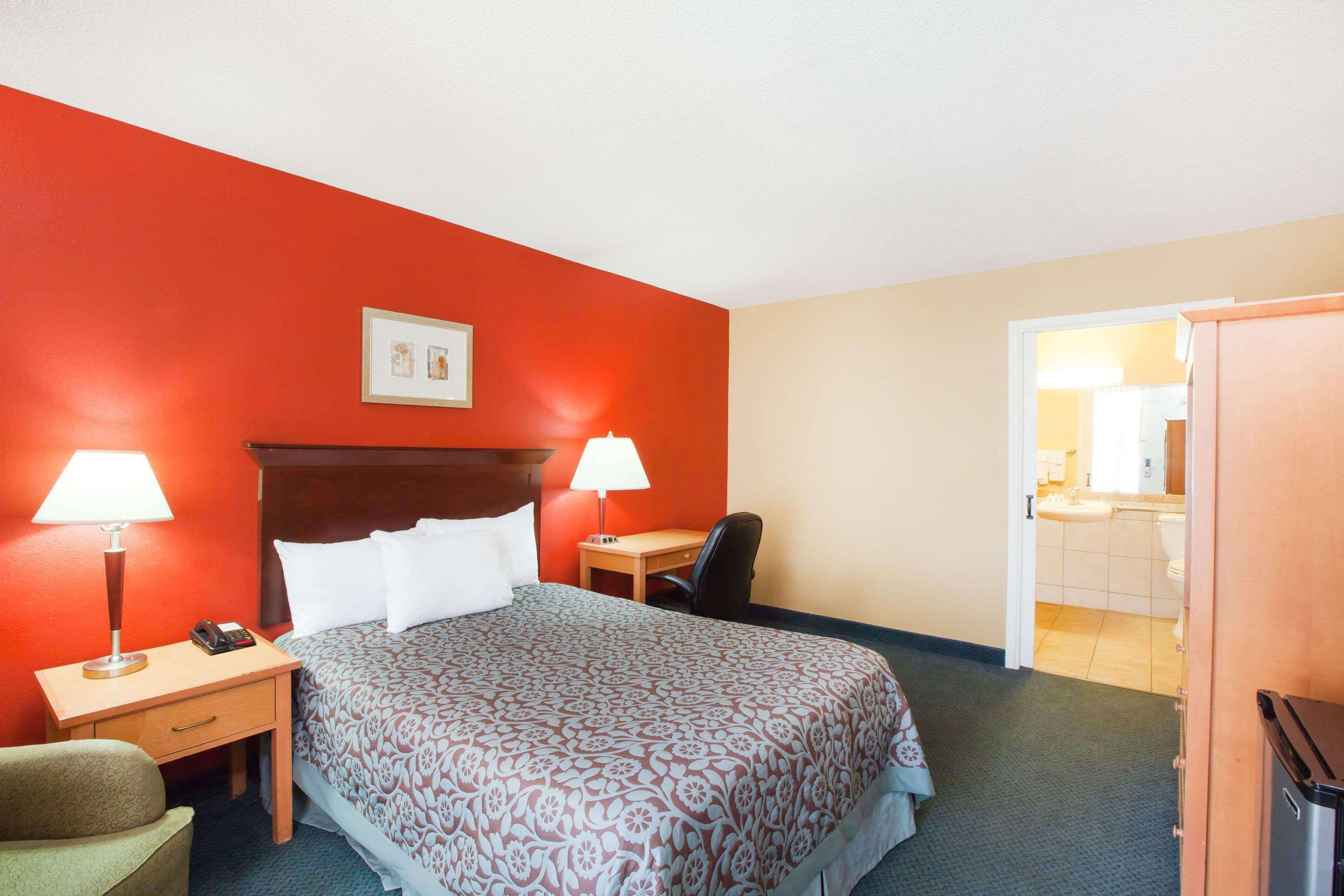 Motel Days By Wyndham Alamo/riverwalk San Antonio